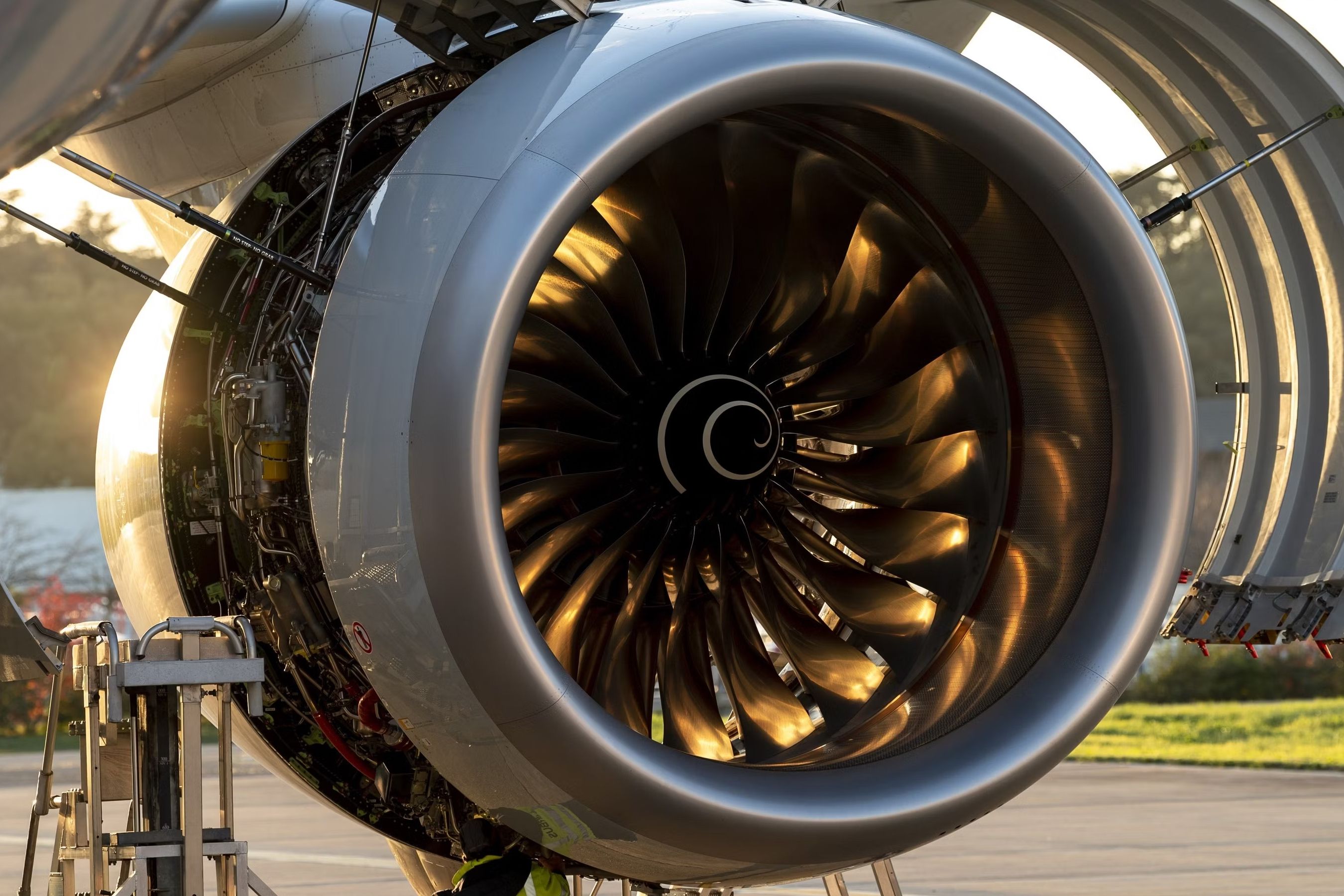 An Airbus A350-900 engine with its cowlings off.
