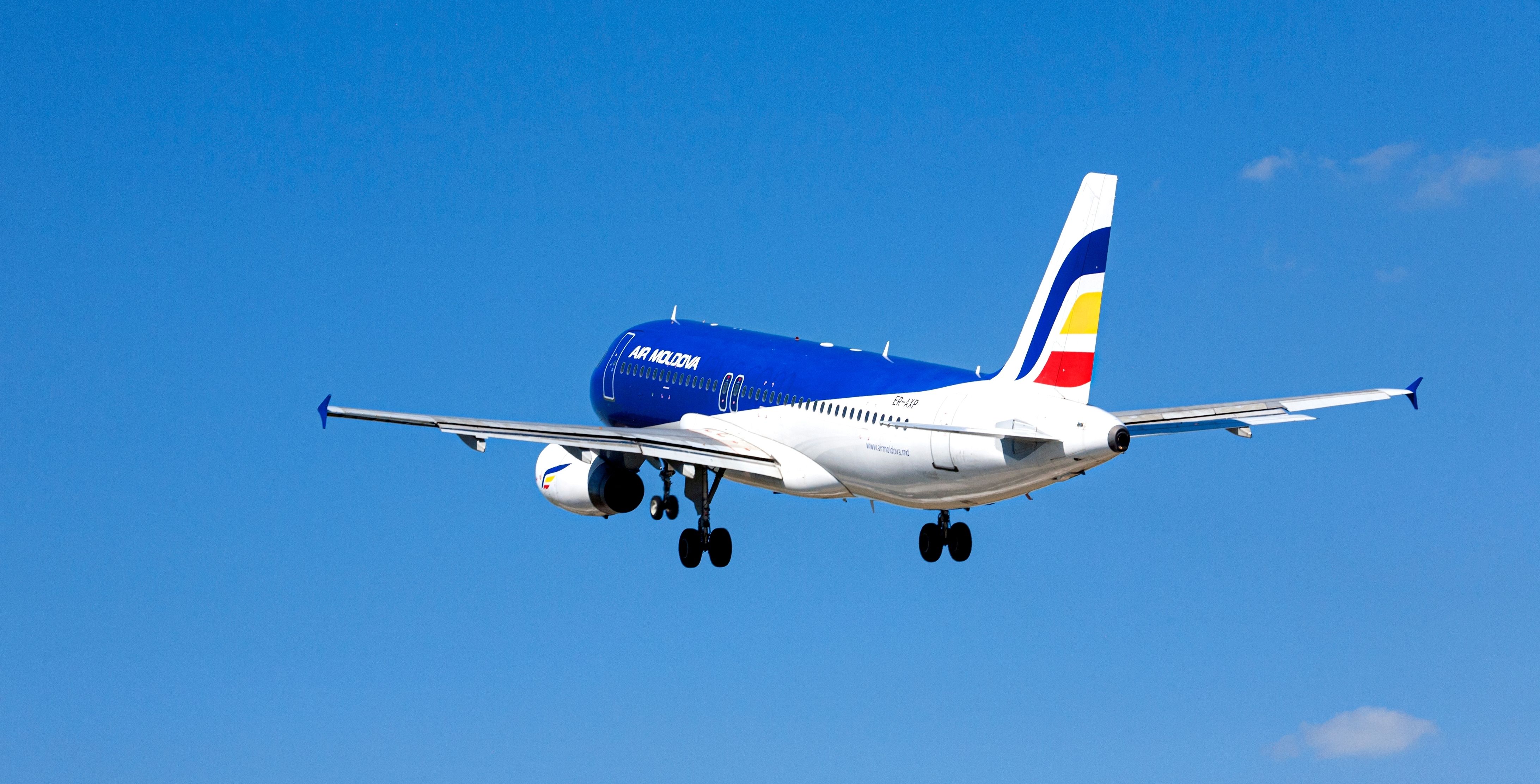 Air Moldova Airbus A320 taking off from Chisinau International Airport KIV