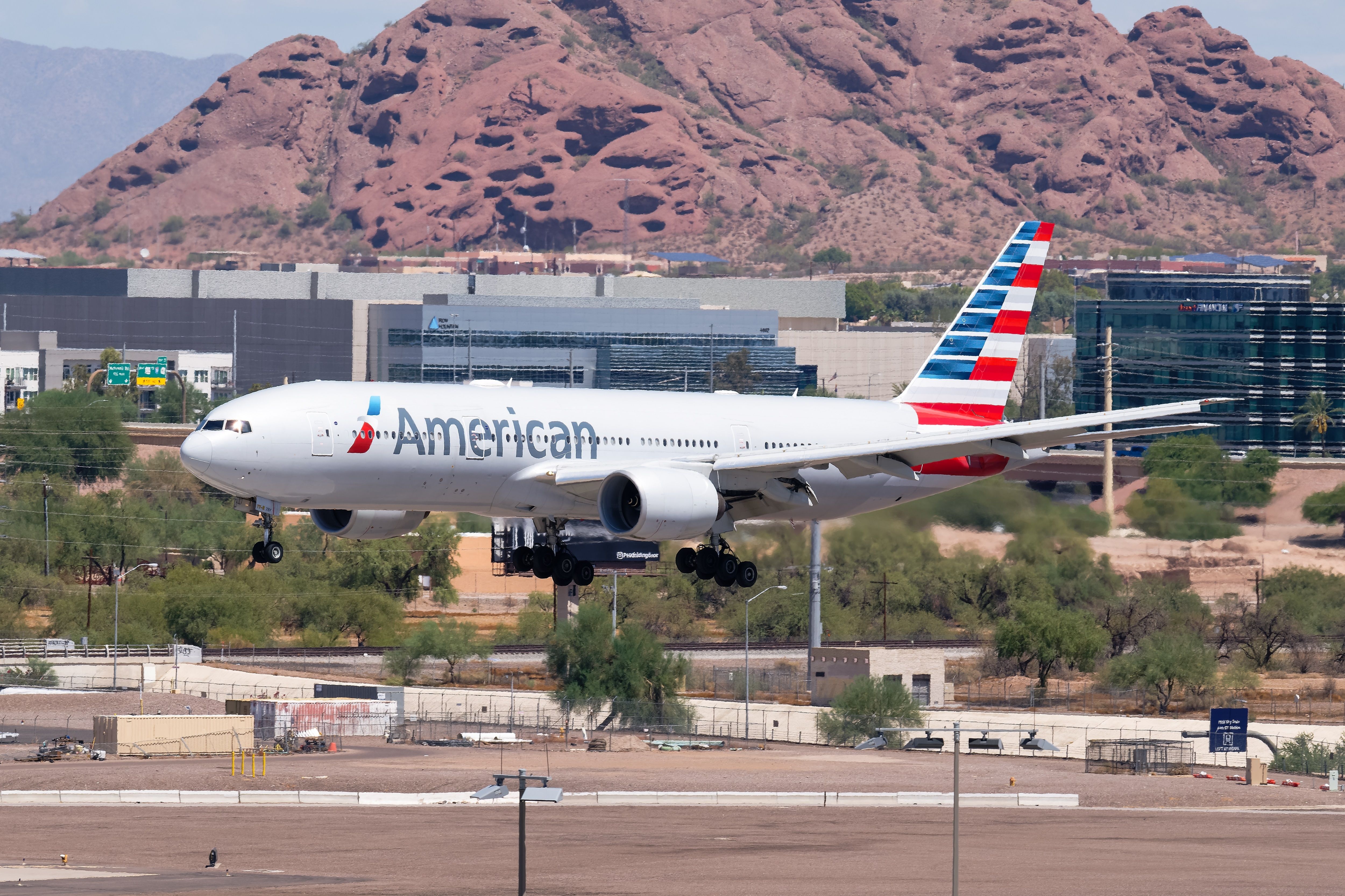 American Airlines Boeing 777-200ER landing Phoenix