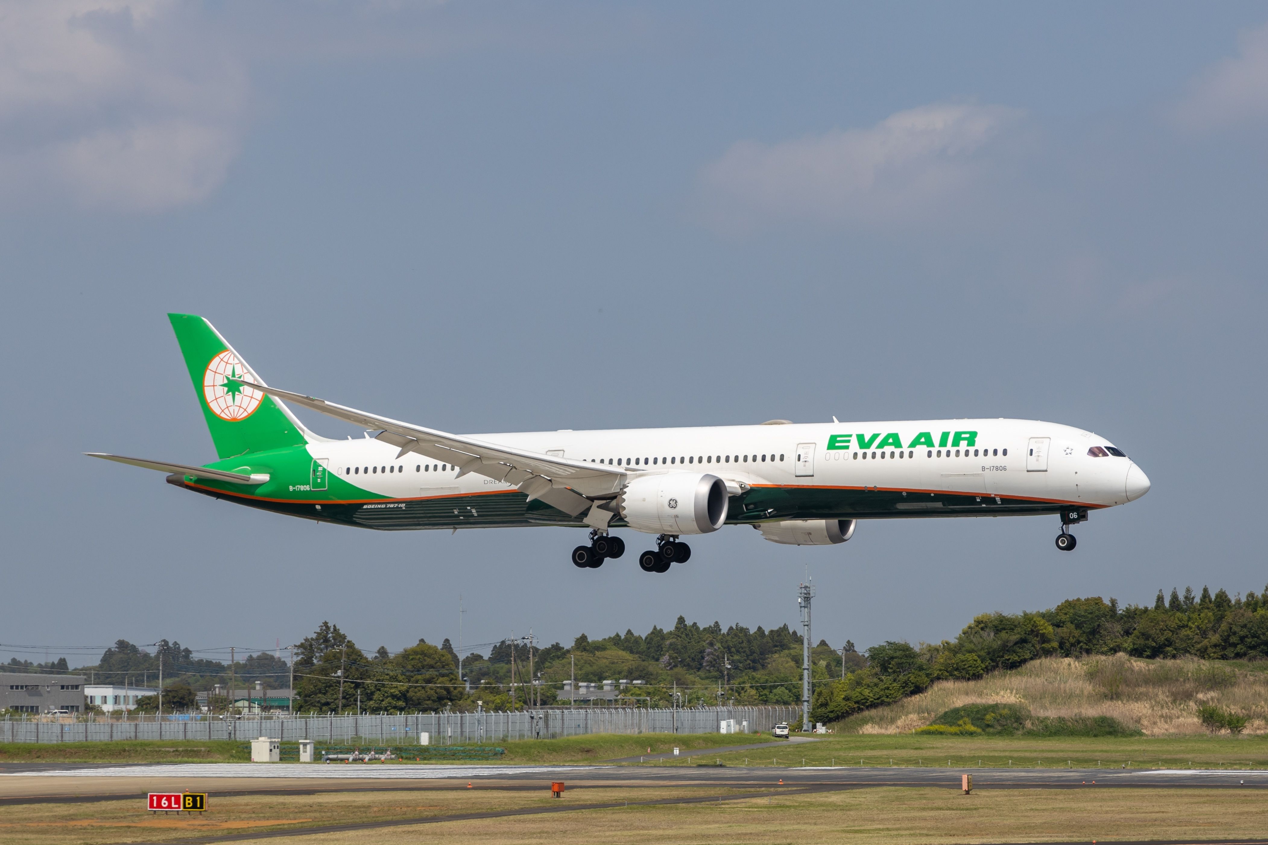 An EVA Air Boeing 787-10 Dreamliner about to land.