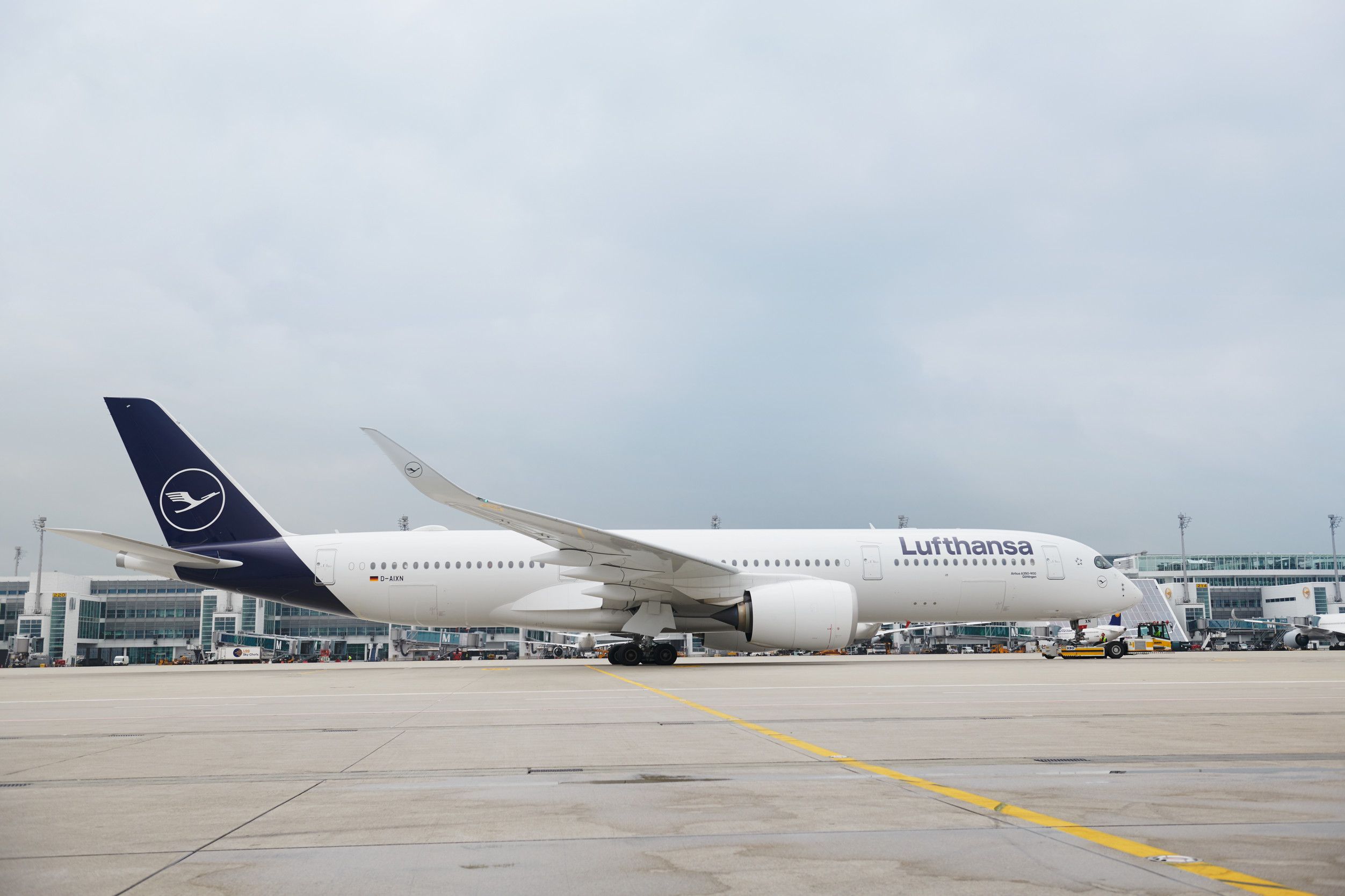 Lufthansa Airbus A350-900.