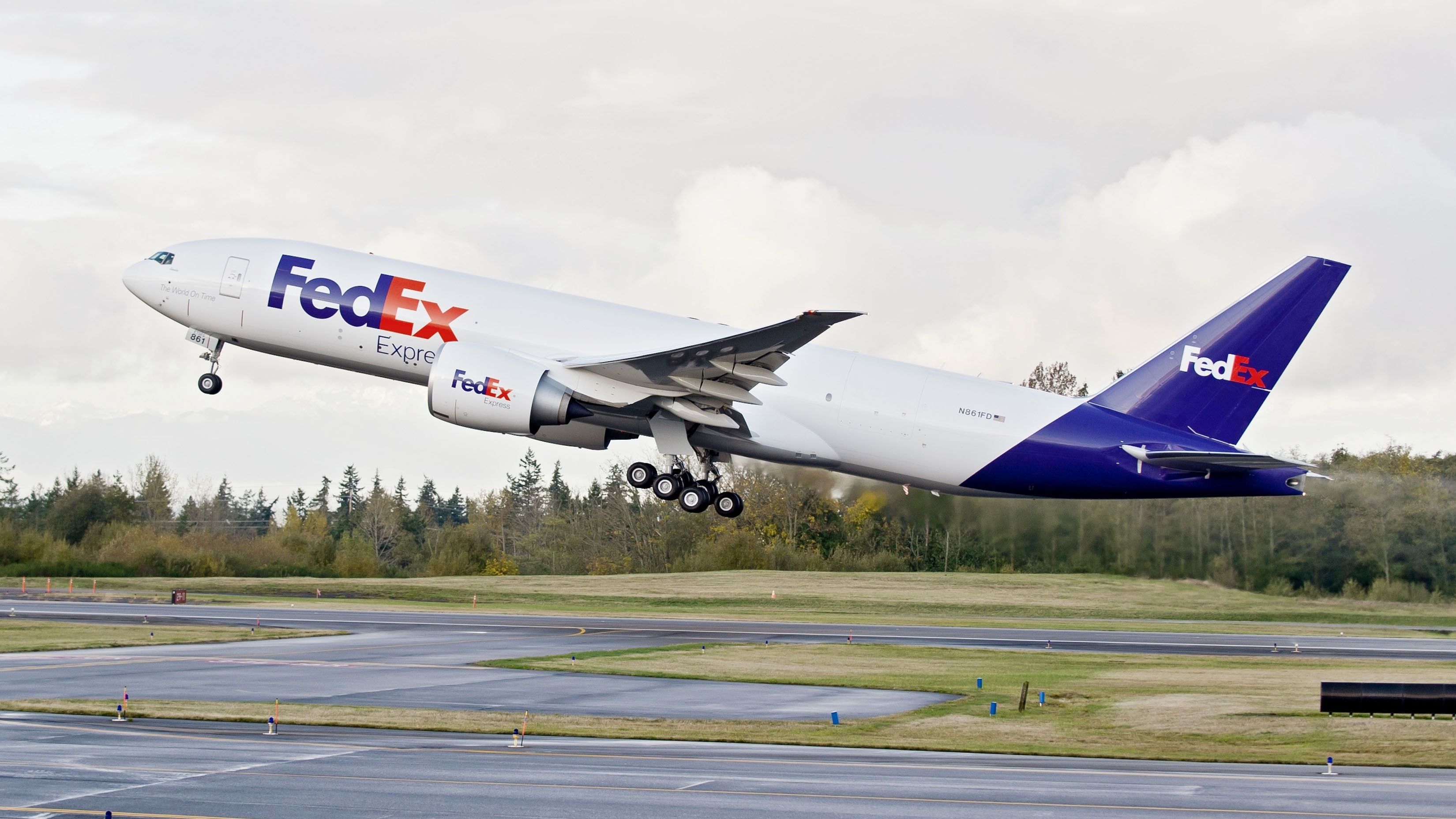 FedEx Is Encouraging Pilots To Move To American Airlines Regional