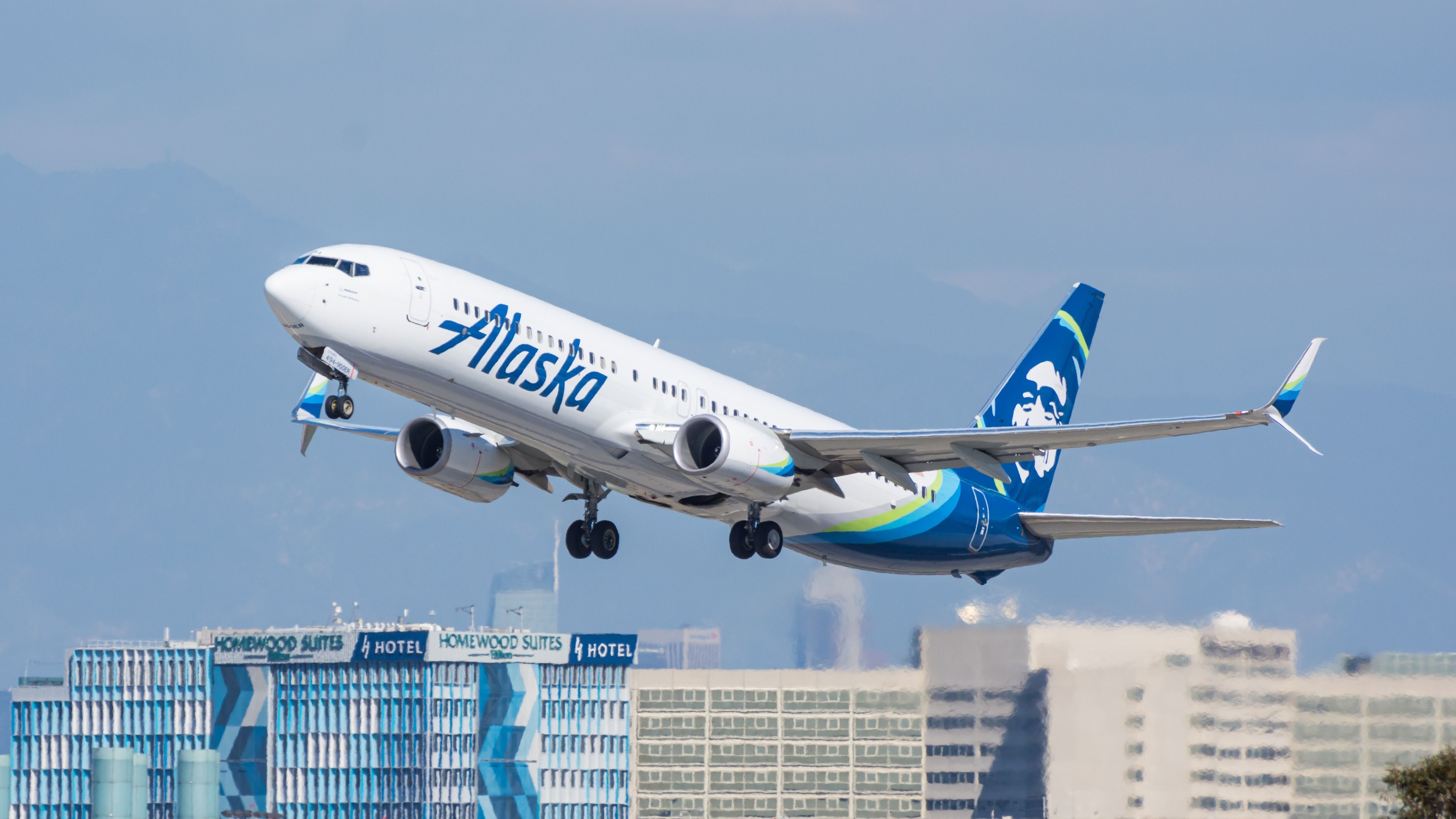 Alaska Airlines To Introduce New 'Greatest Hits' Inflight Menu