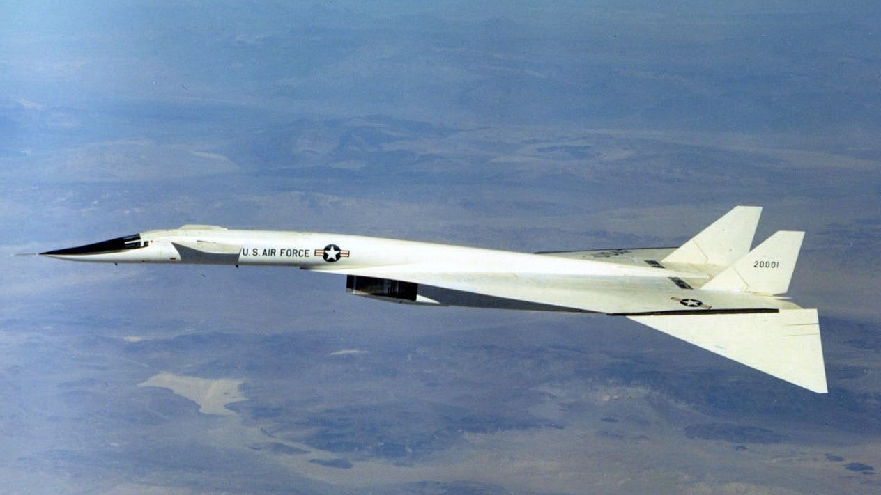 Why Did The North American XB-70 Valkyrie Become Obsolete So Quickly?