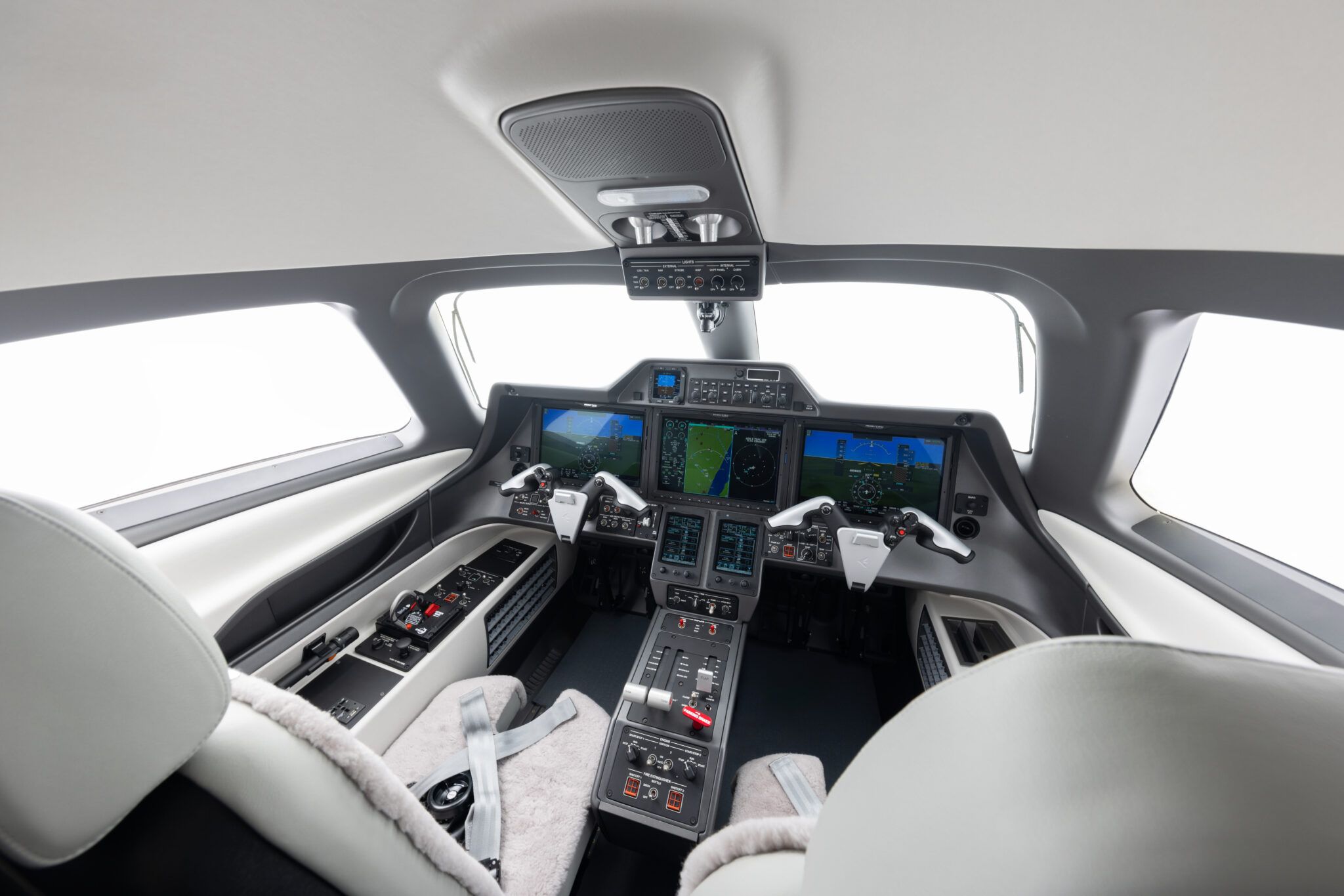 Phenom 100EX Cockpit