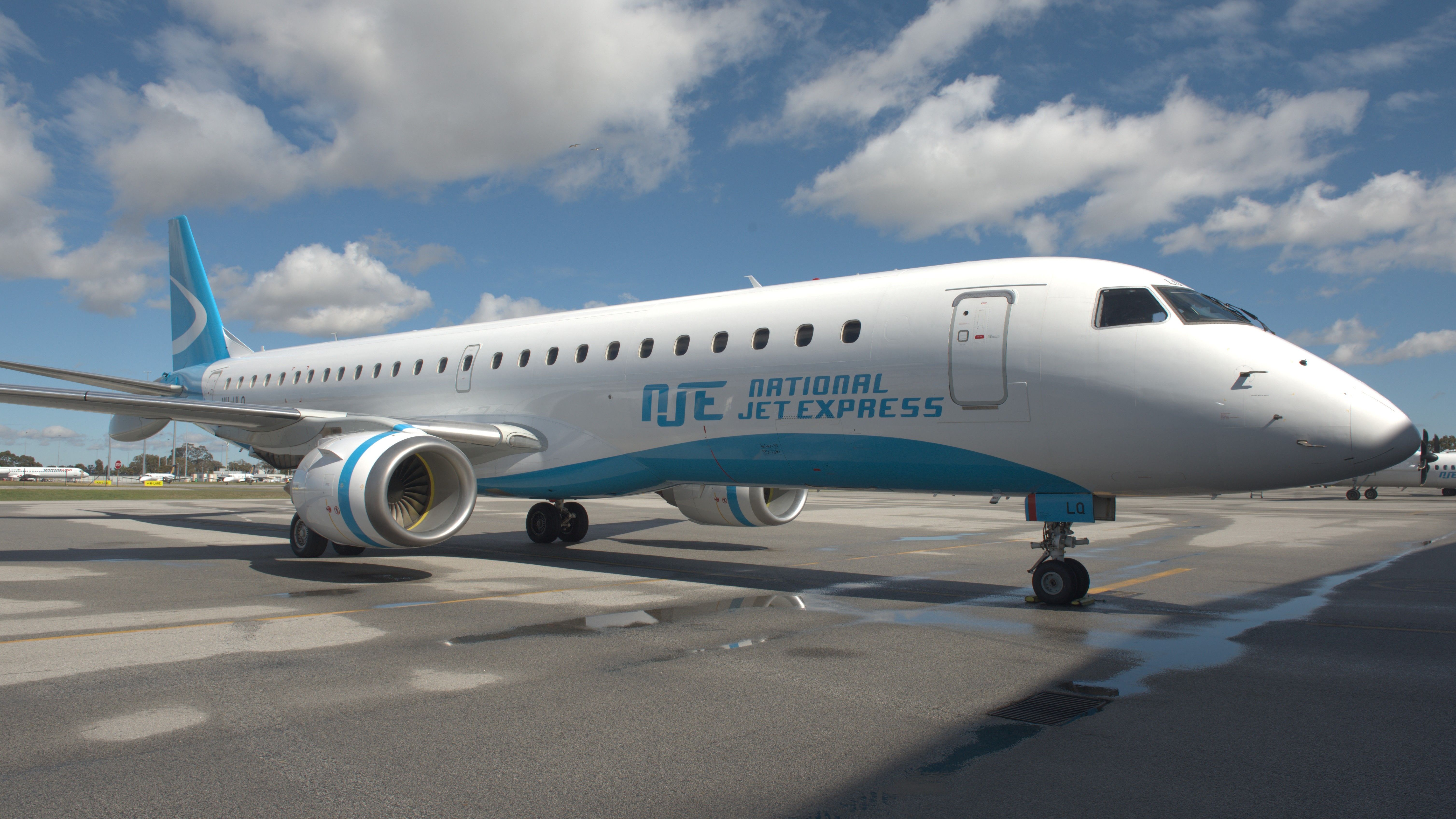 REX National Jet Express Embraer E190