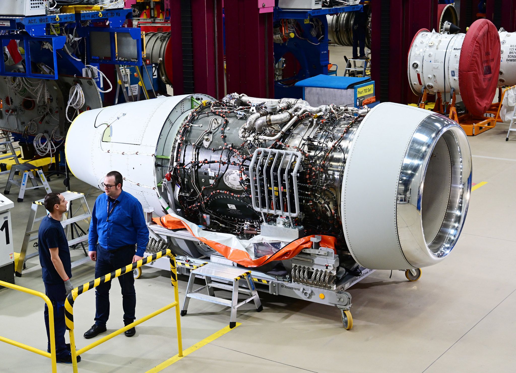 A Rolls-Royce Pearl 10X with its cowlings removed.