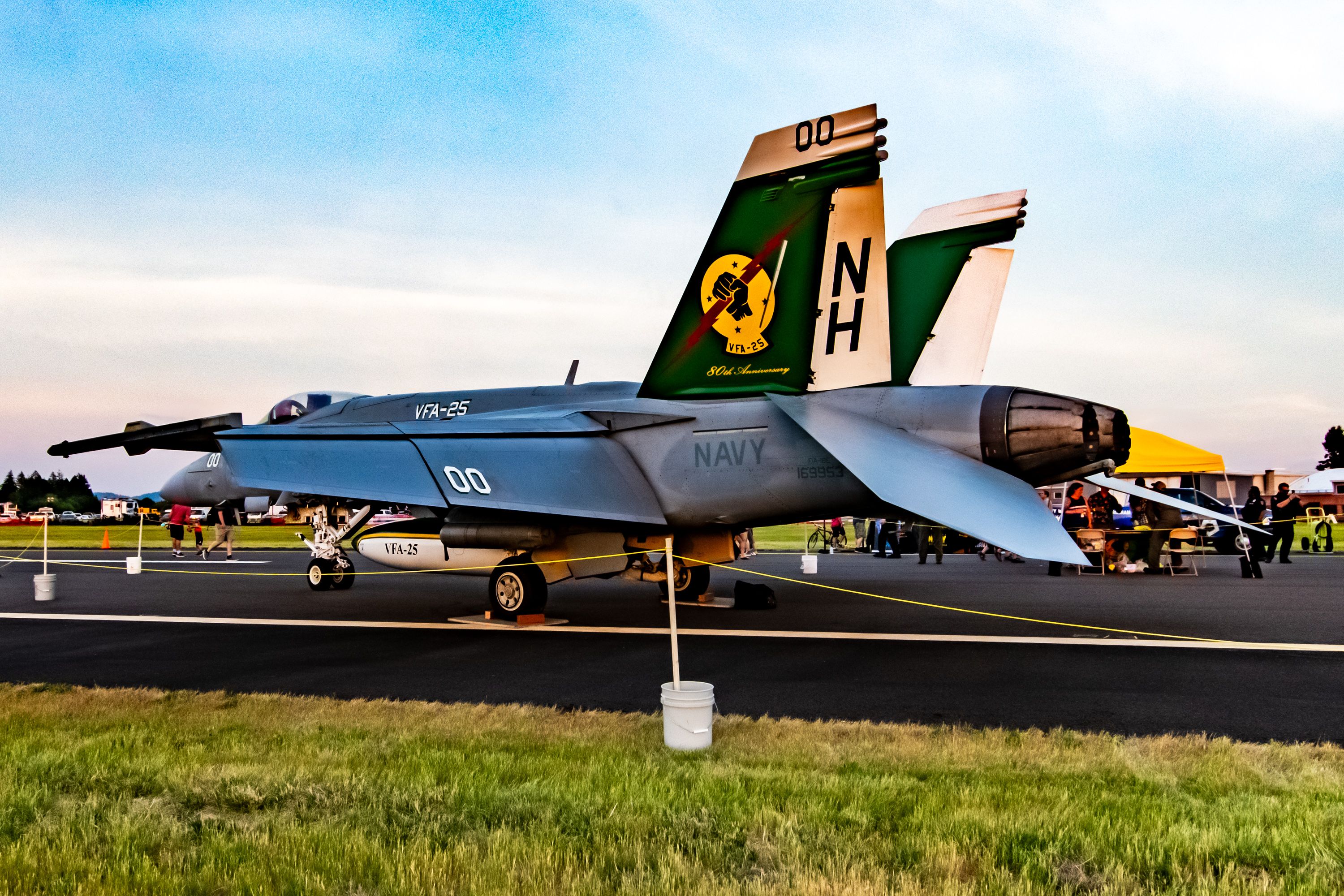 A US Navy Boeing F/A-18E Super Hornet on display at an air show.