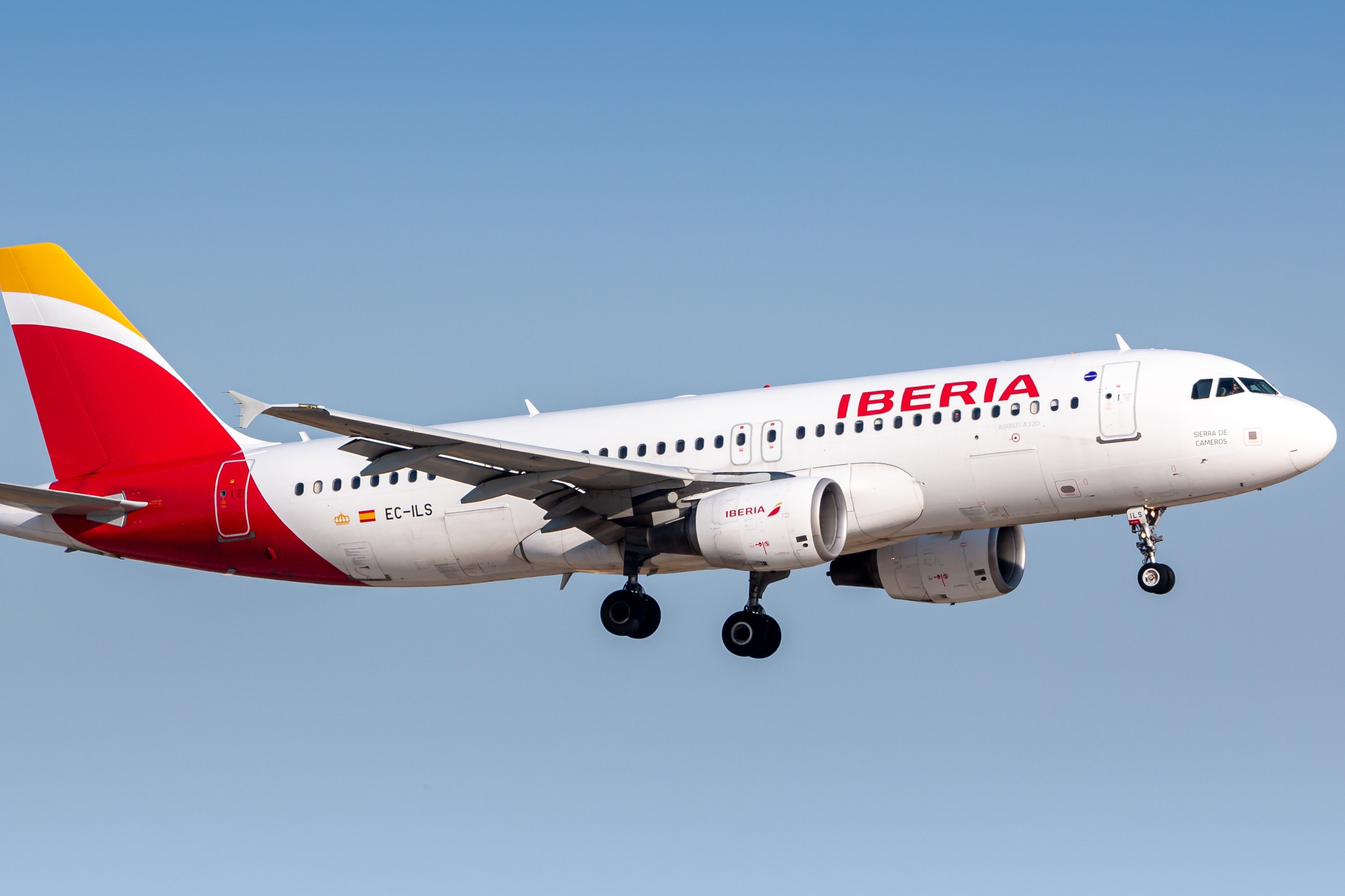 Iberia A320 landing 