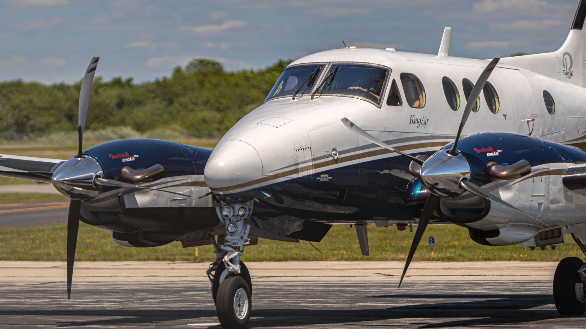 making-the-beechcraft-king-air-bigger-what-is-the-whale-pod