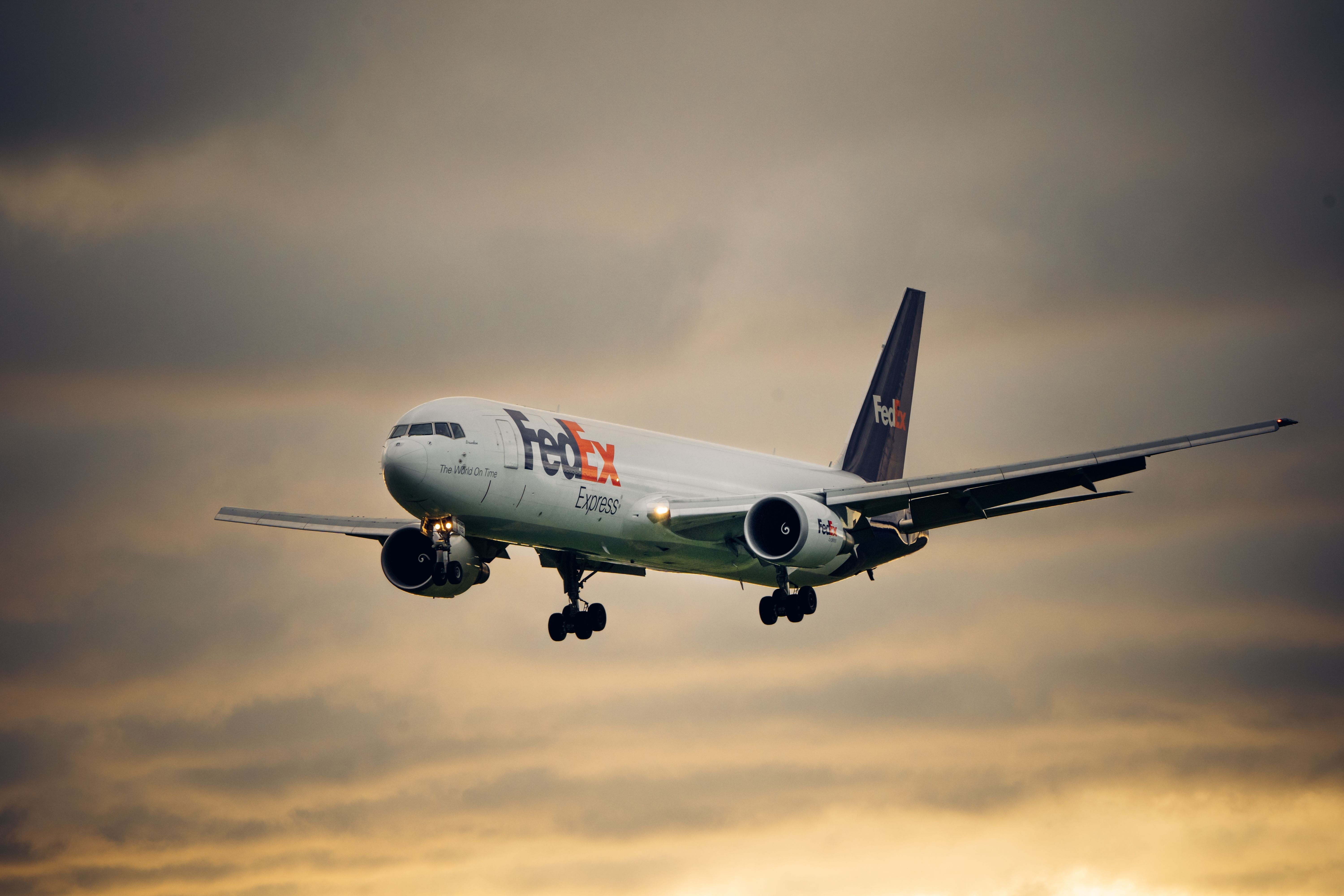 FedEx Boeing 767 landing in Dublin.