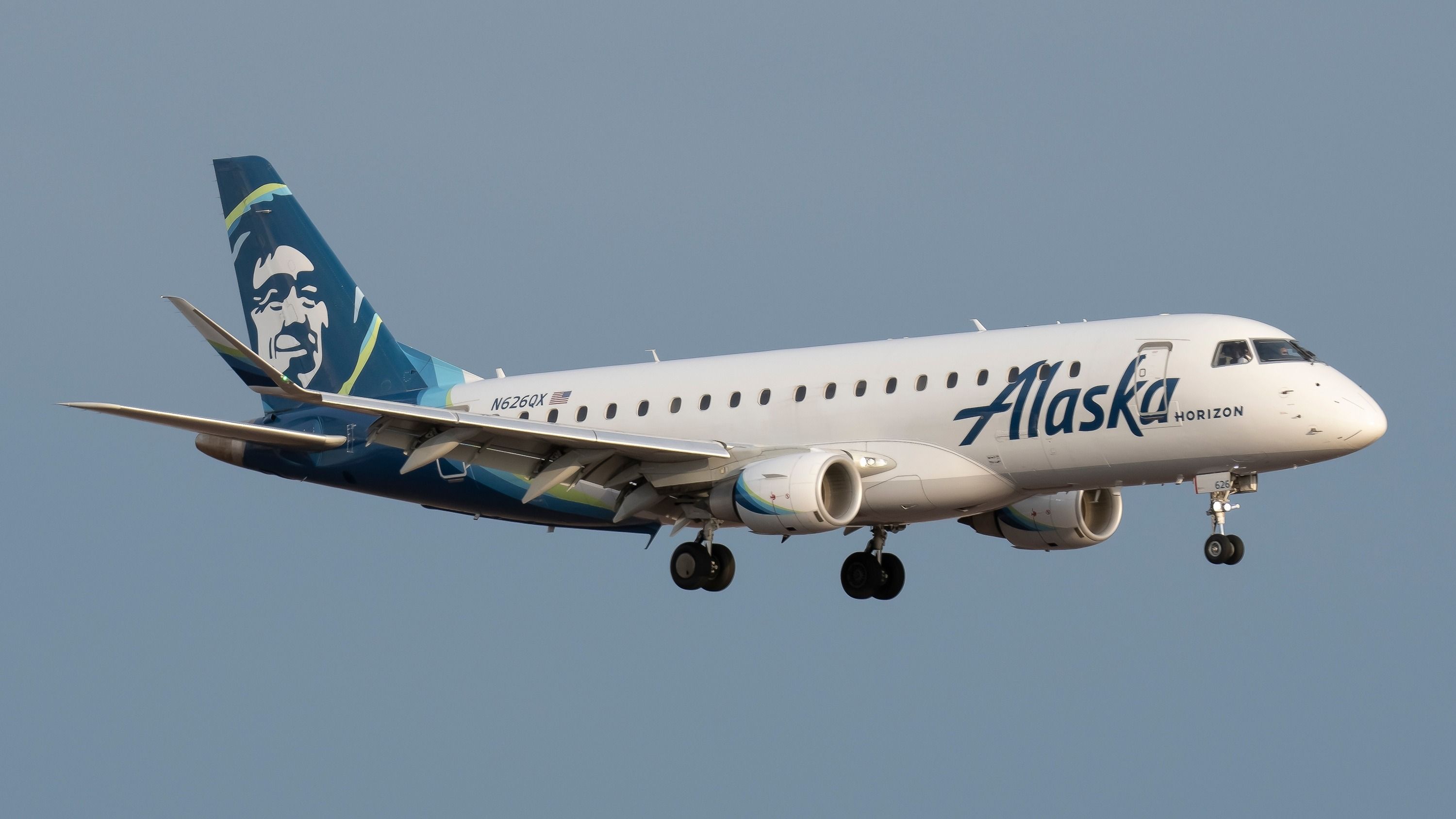 Alaska Airlines Embraer ERJ-175