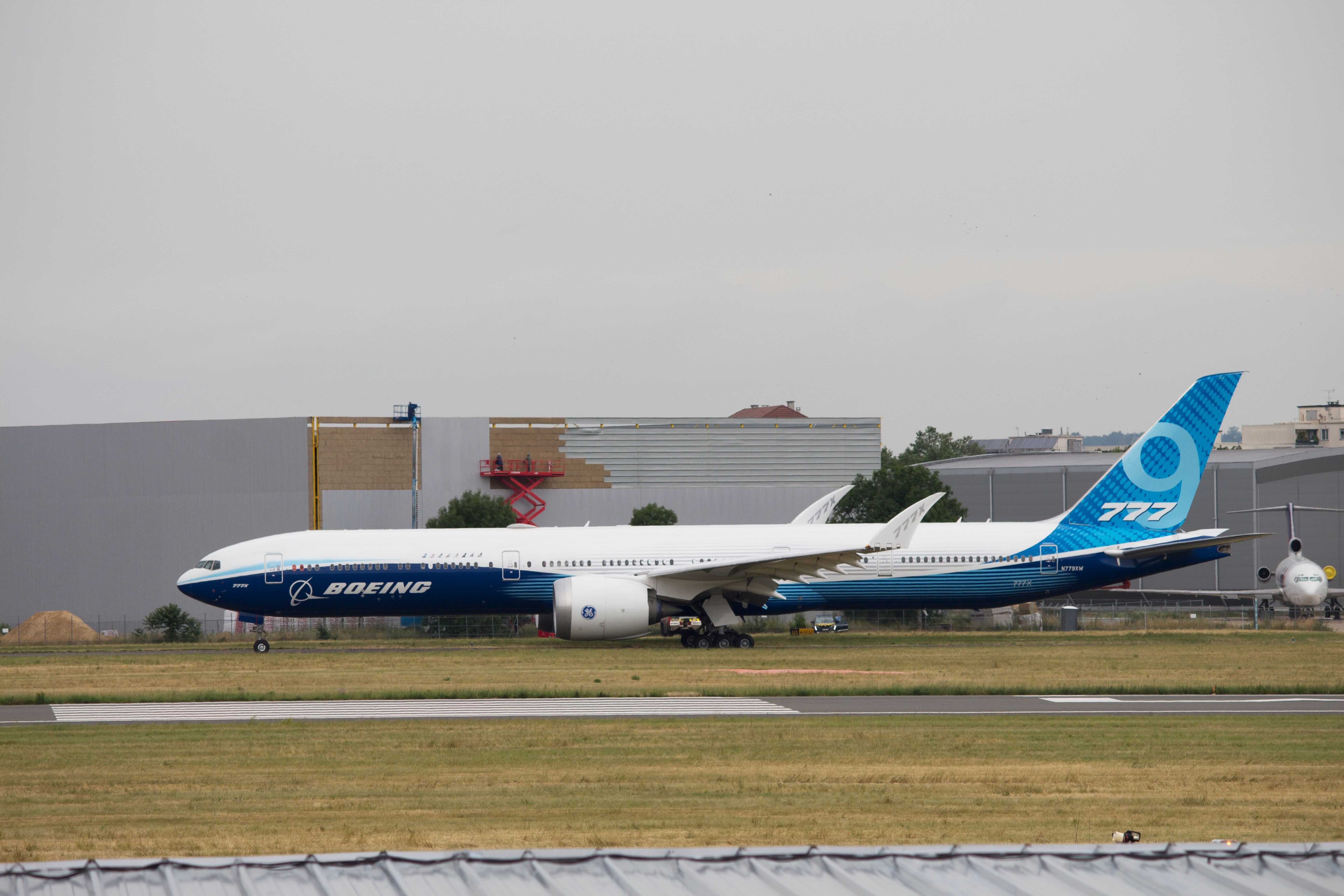 Boeing 777X Taxiing