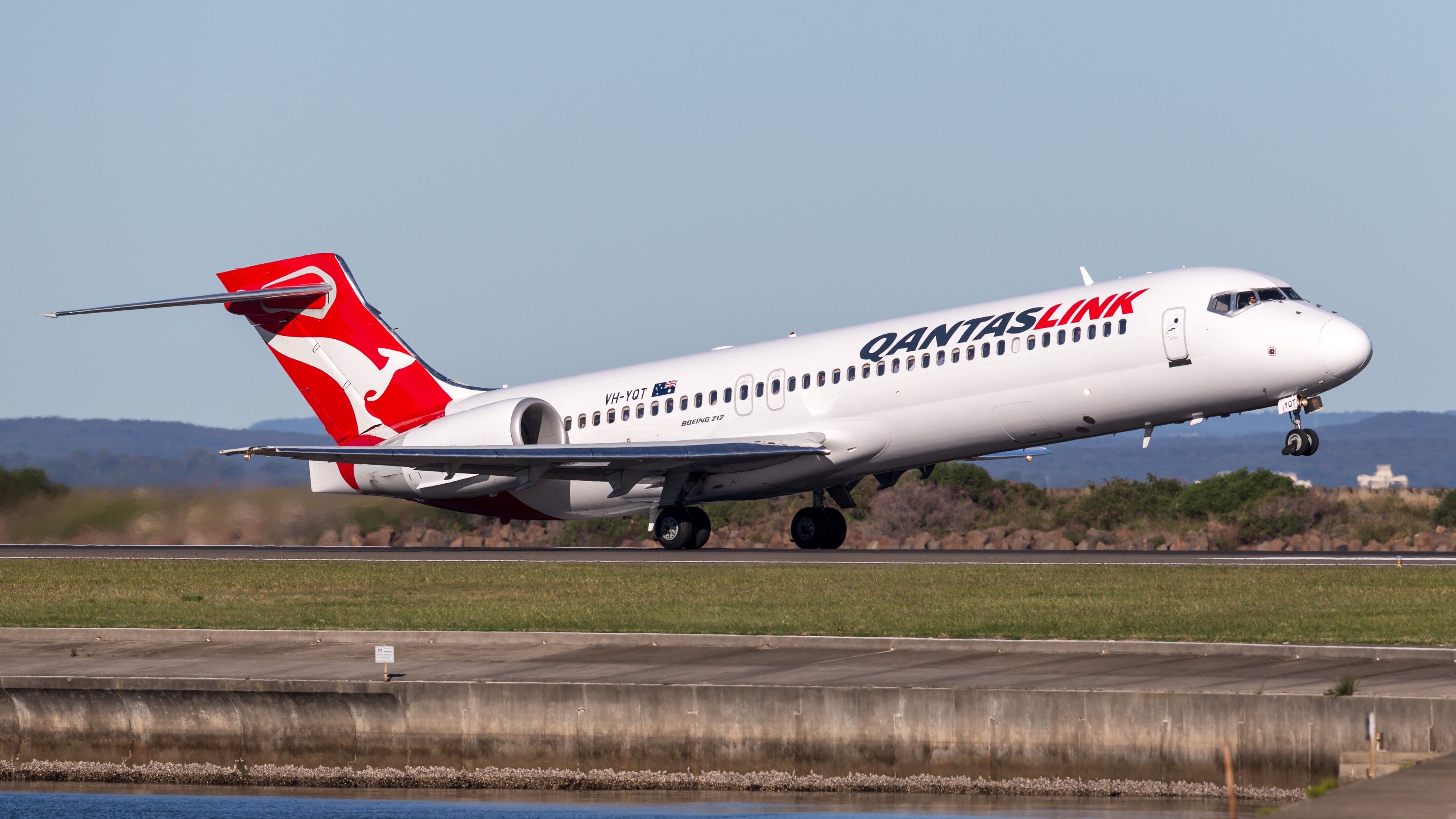 QantasLink Boeing 717 Departing From Sydney