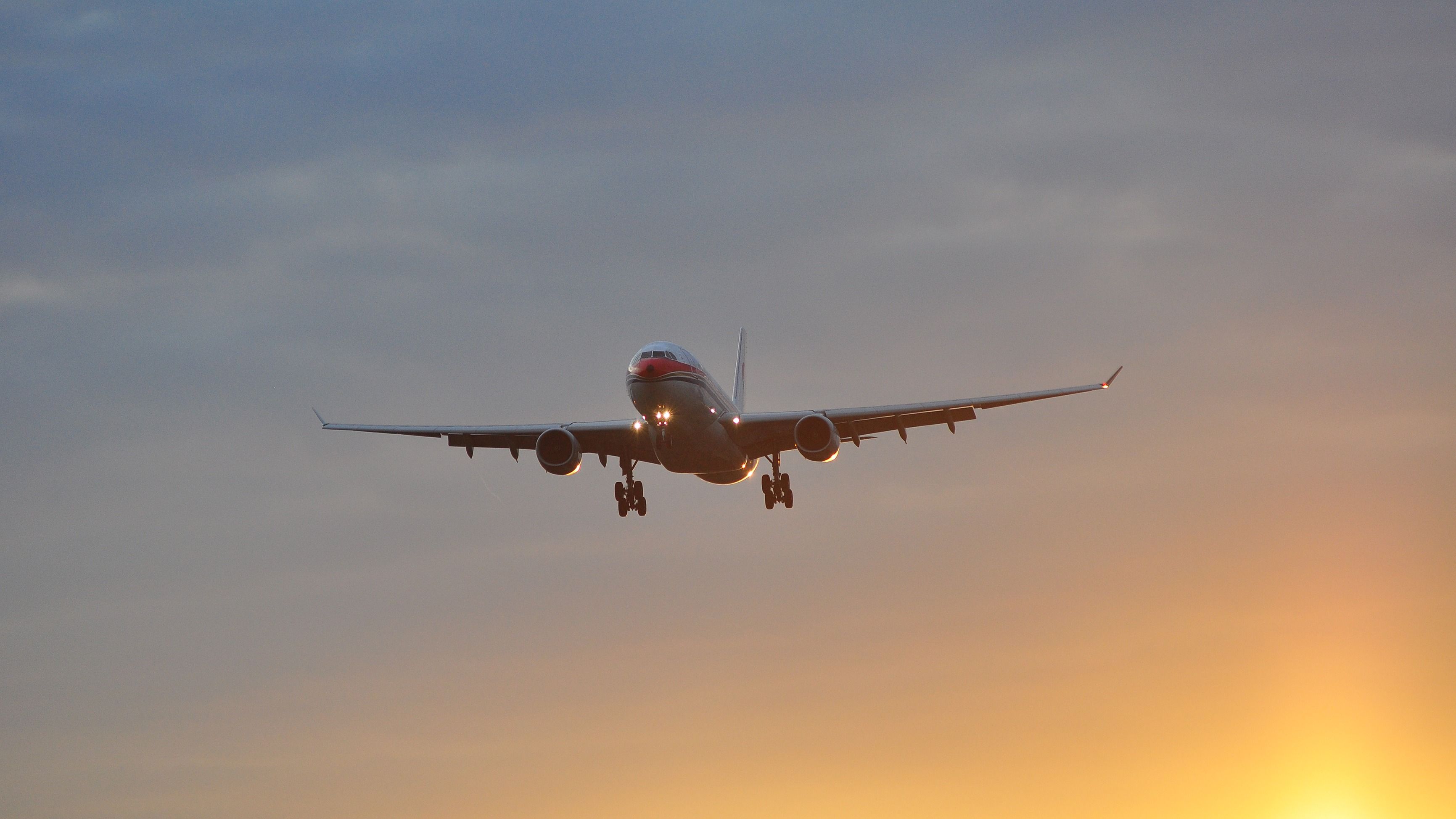 A landing plane