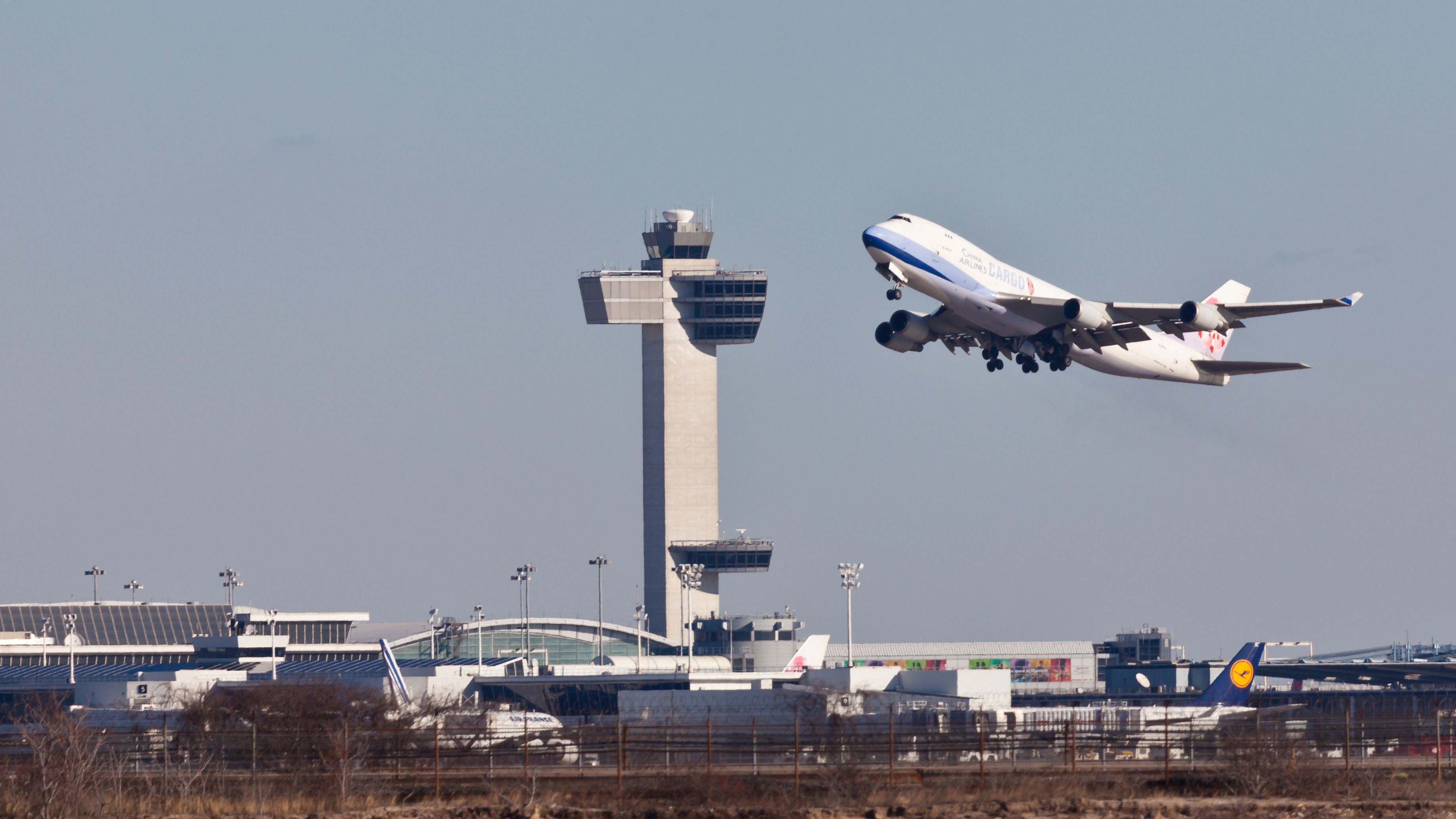 how-much-fuel-does-a-boeing-747-hold