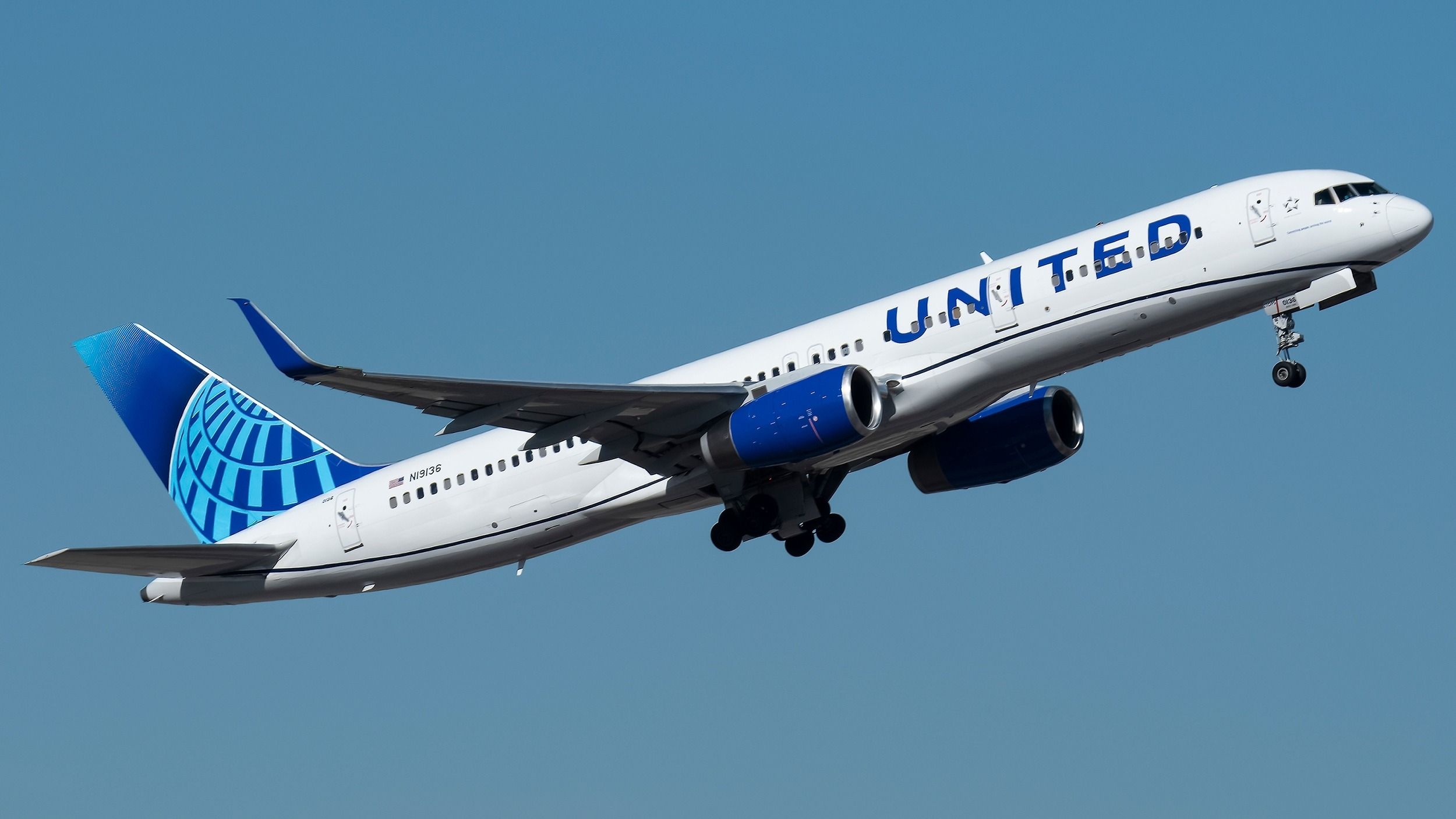 united 757-200 