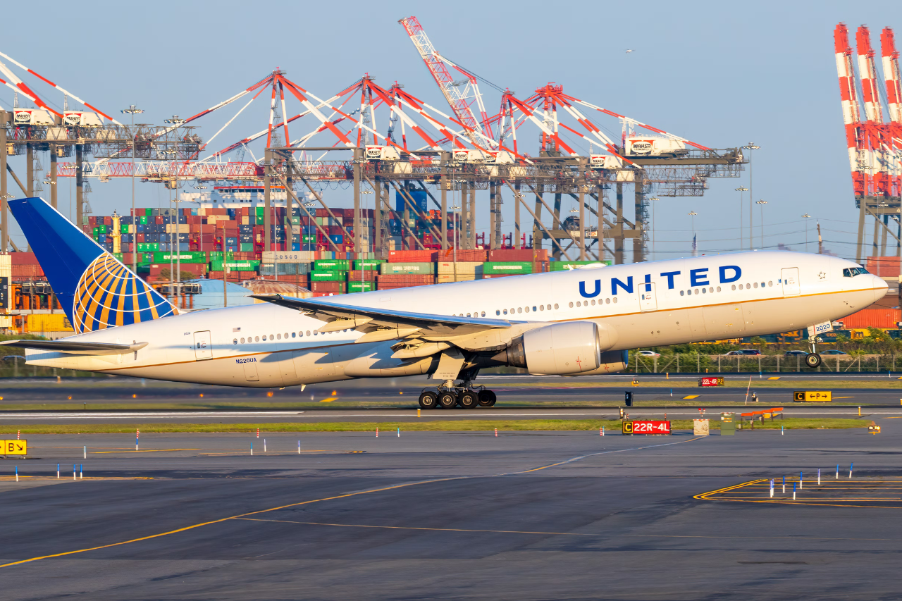 A United Airlines Boeing 777-200(ER) about to take off.
