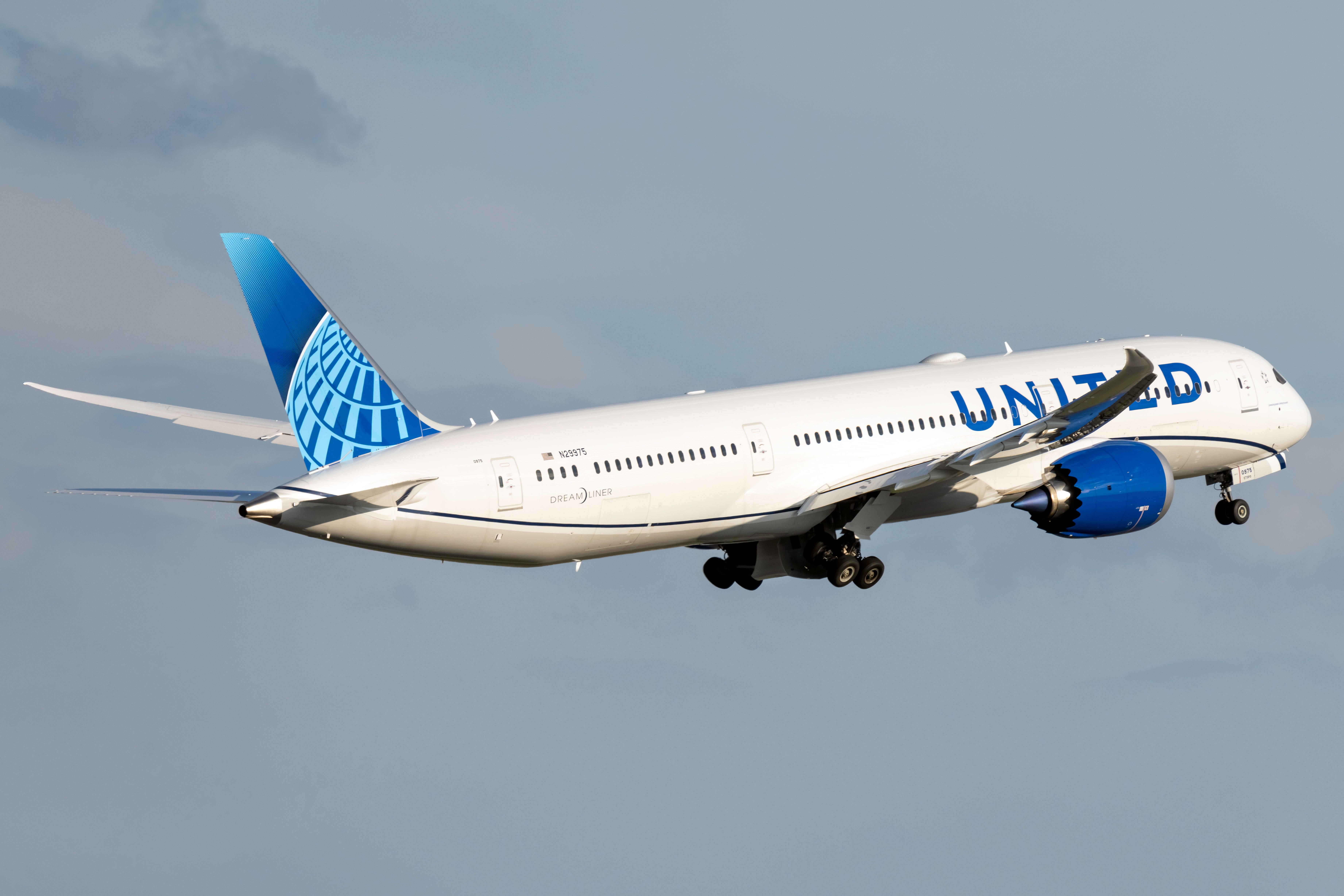 A United Airlines Boeing 787-9 Dreamliner