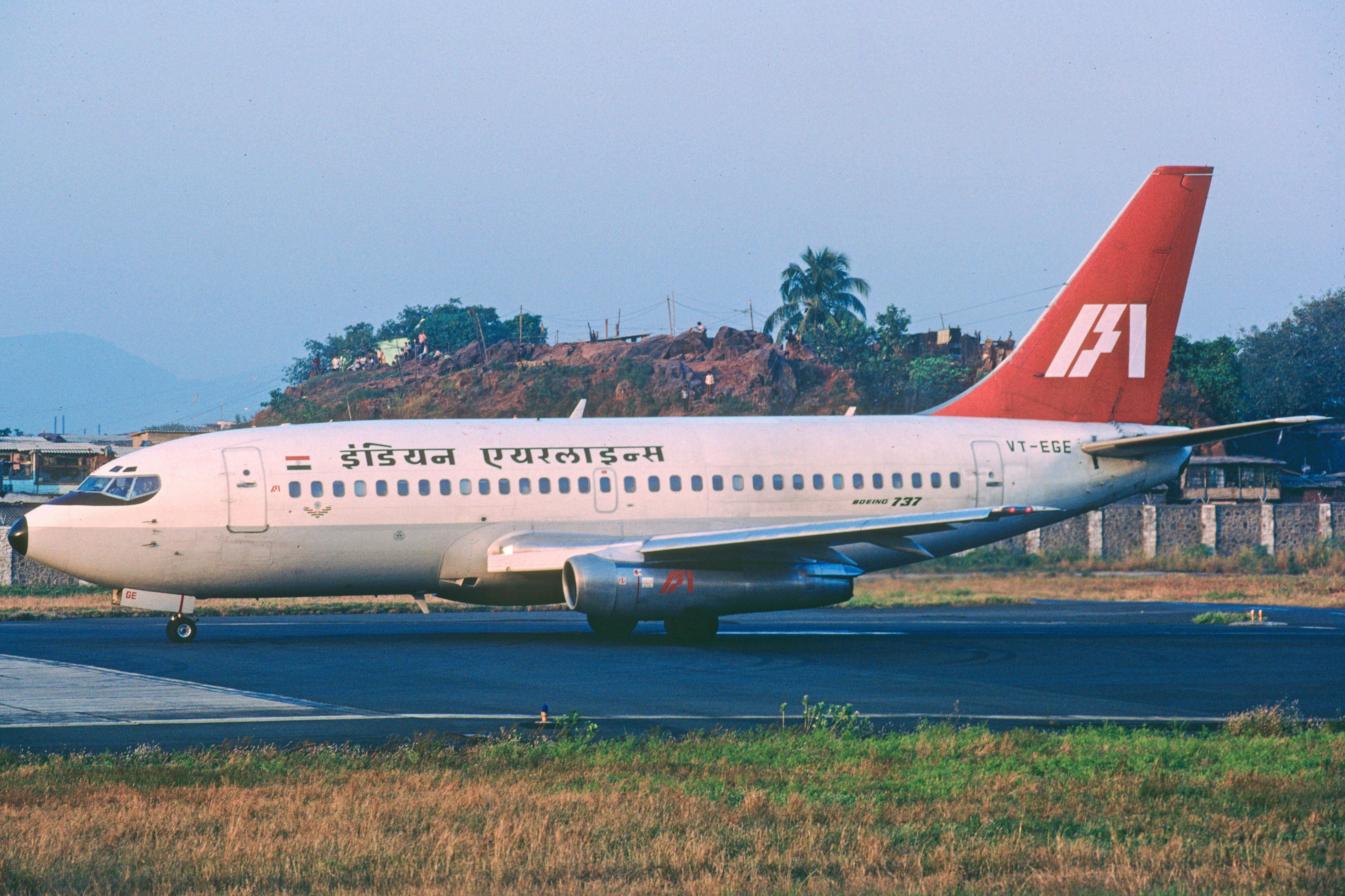 Indian Airlines Boeing 737-200 Taxiing