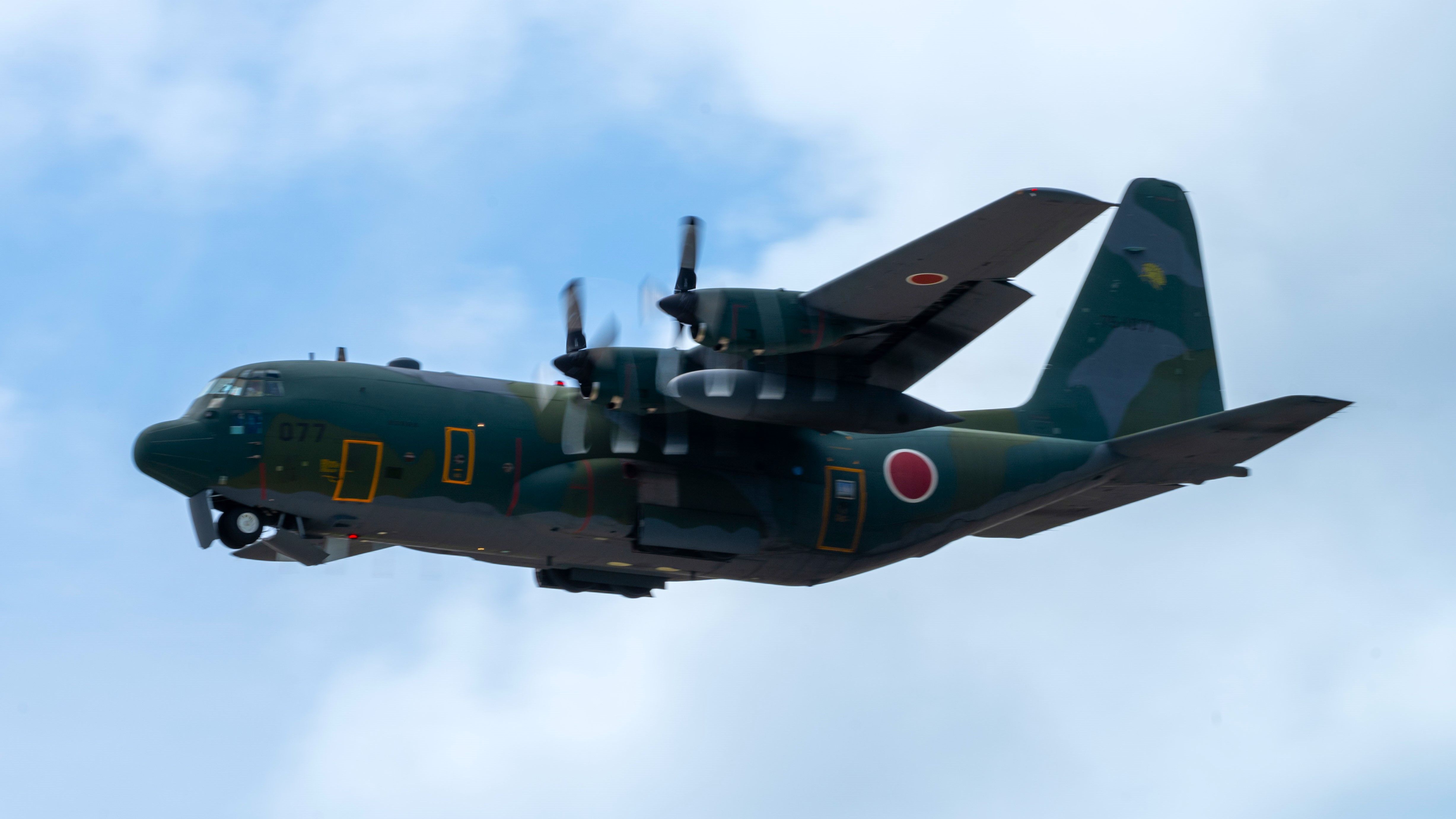8160622 - 16x9 - Japanese Air Self-Defense Forces C-130 Hercules