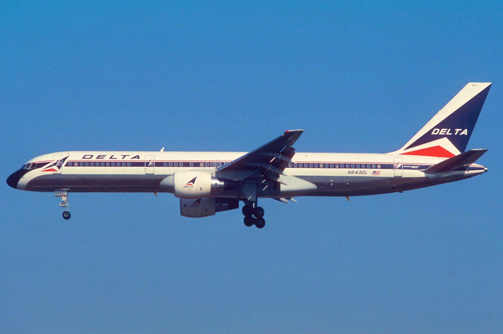 Delta Air Lines Boeing 757-232; N643DL, November 1991