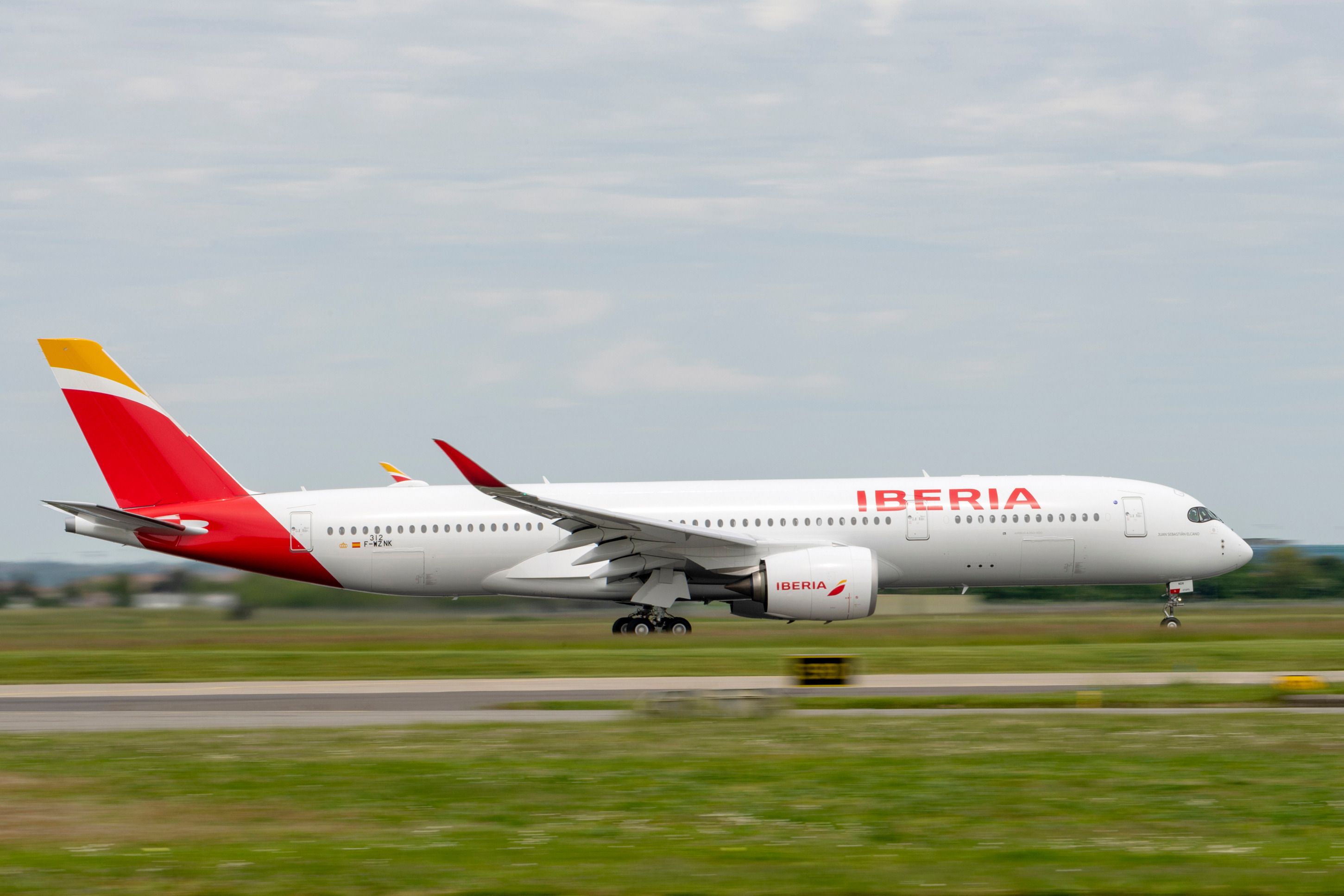 A350-900 Iberia MSN312 taxiing