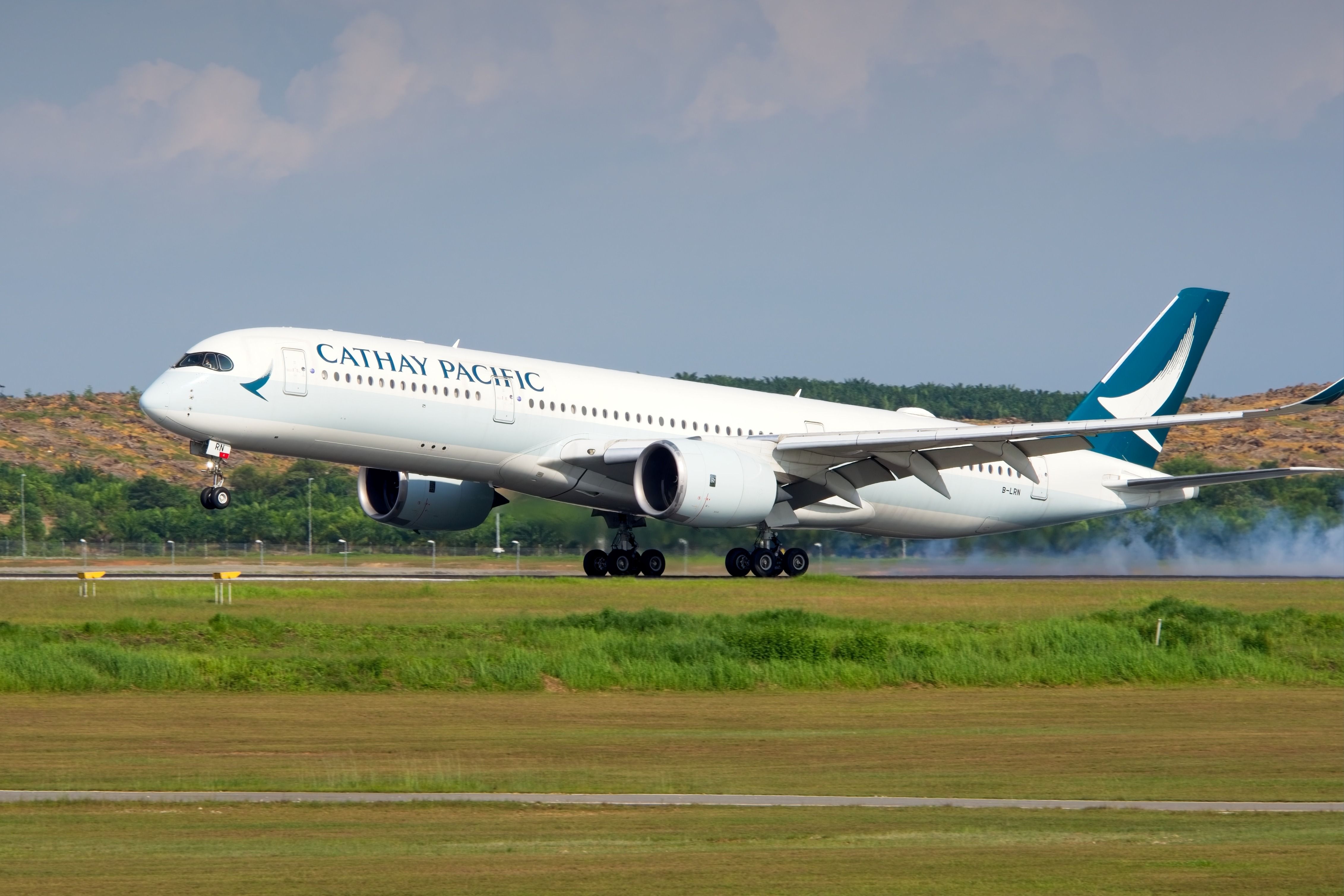 Cathay A350-900 32