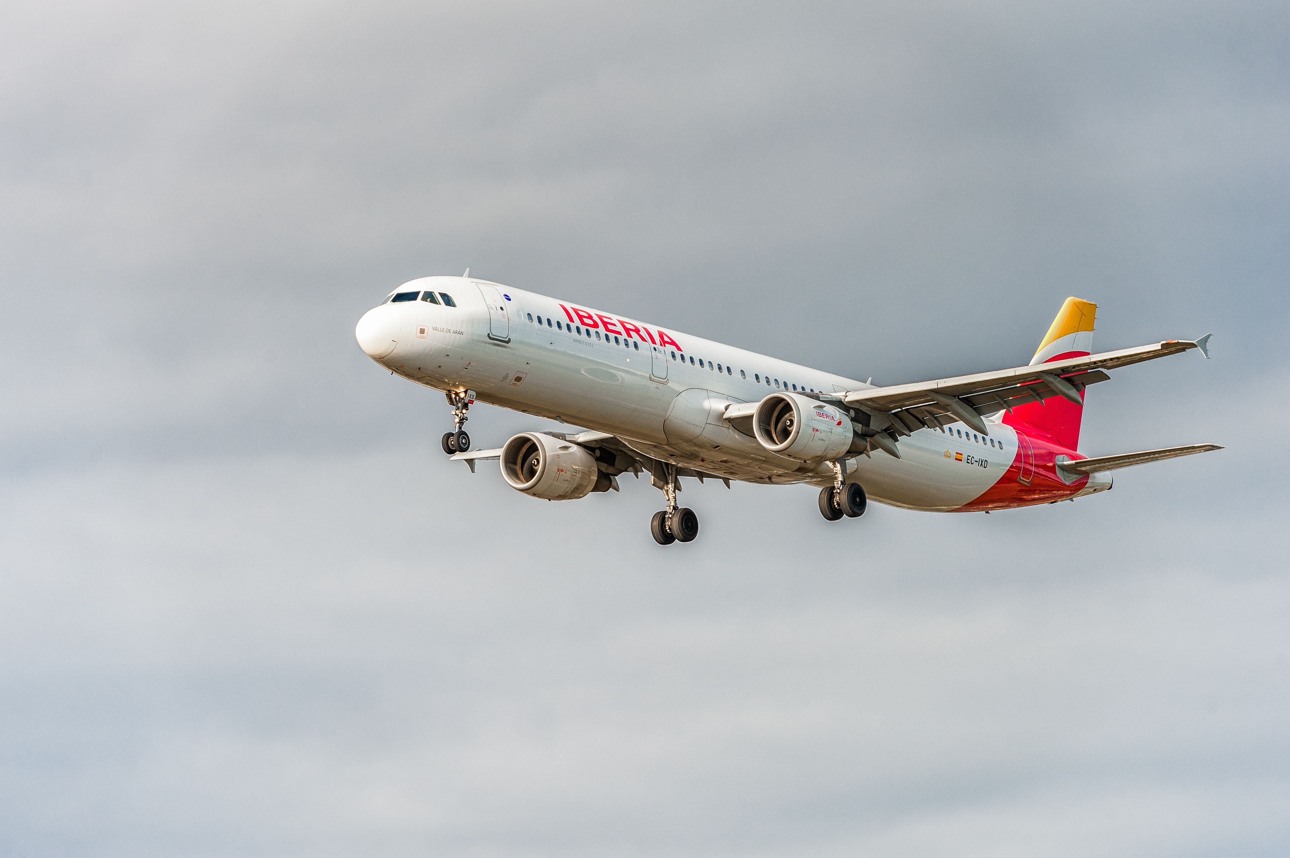 An Iberia Airbus 321 about to land.