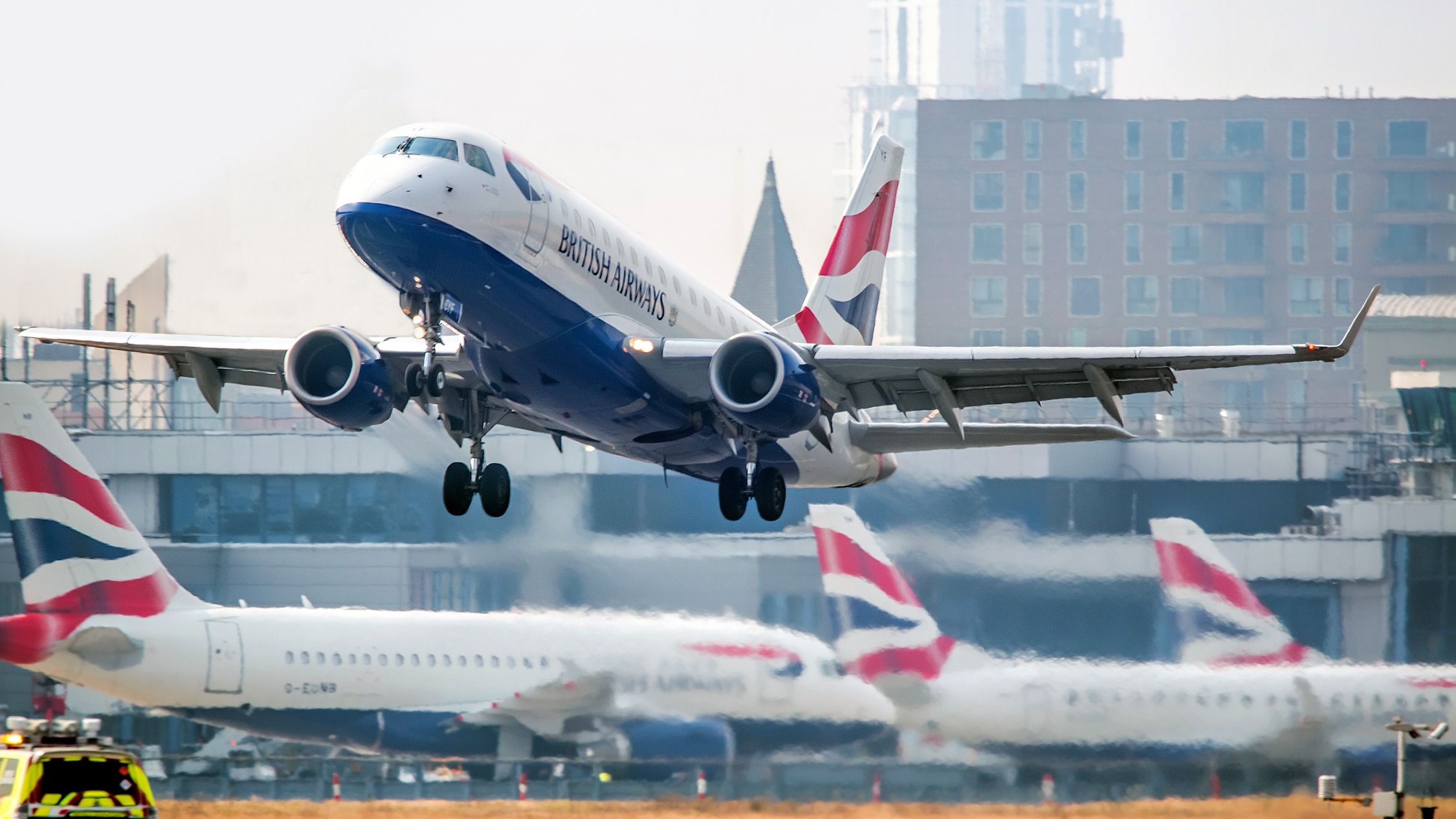 Traslados en barco de British Airways al aeropuerto de la ciudad de ...