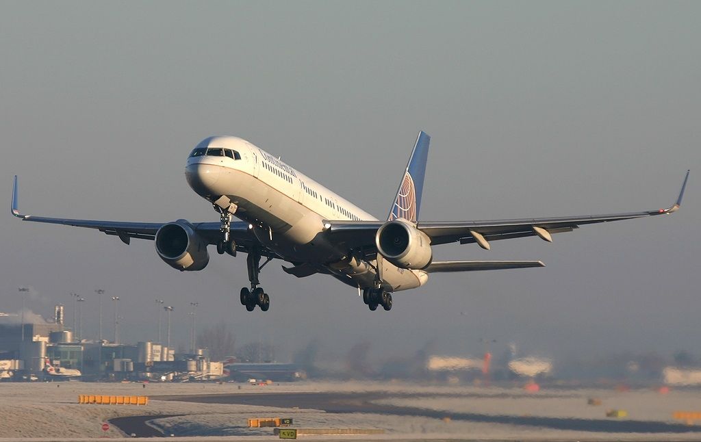A Continental Airlines Boeing 757-200 just after taking off.