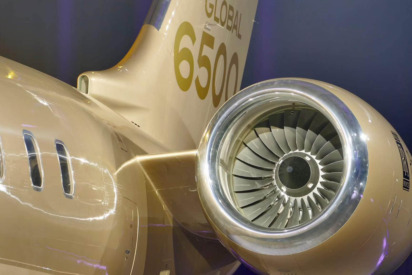 A Rolls-Royce Pearl Engine on a Bombardier Global 6500.