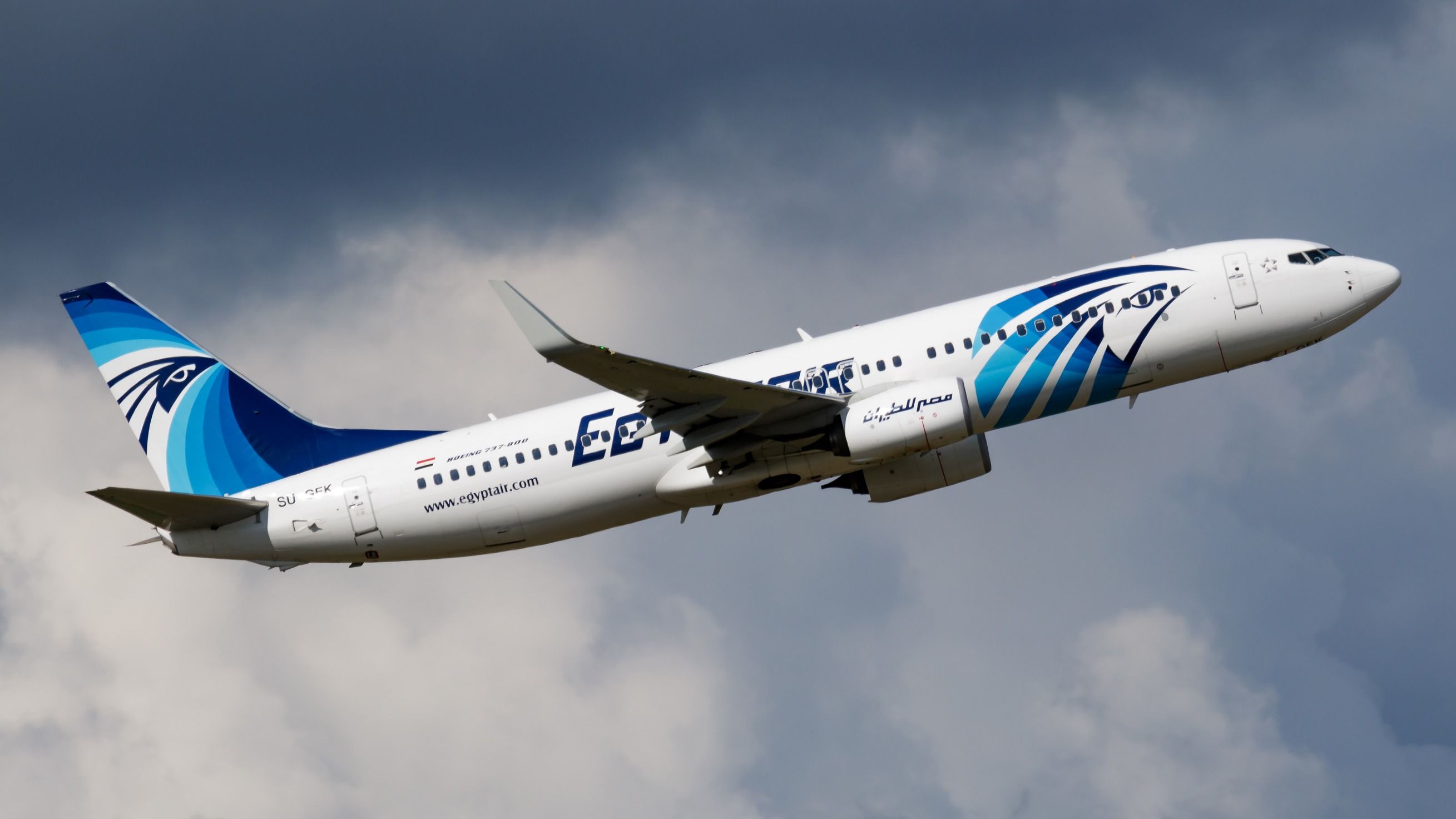 EgyptAir Boeing 737-800 departing Budapest Airport BUD