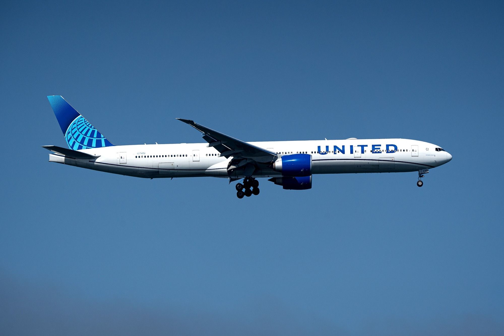 United Airlines Boeing 777-300ER.