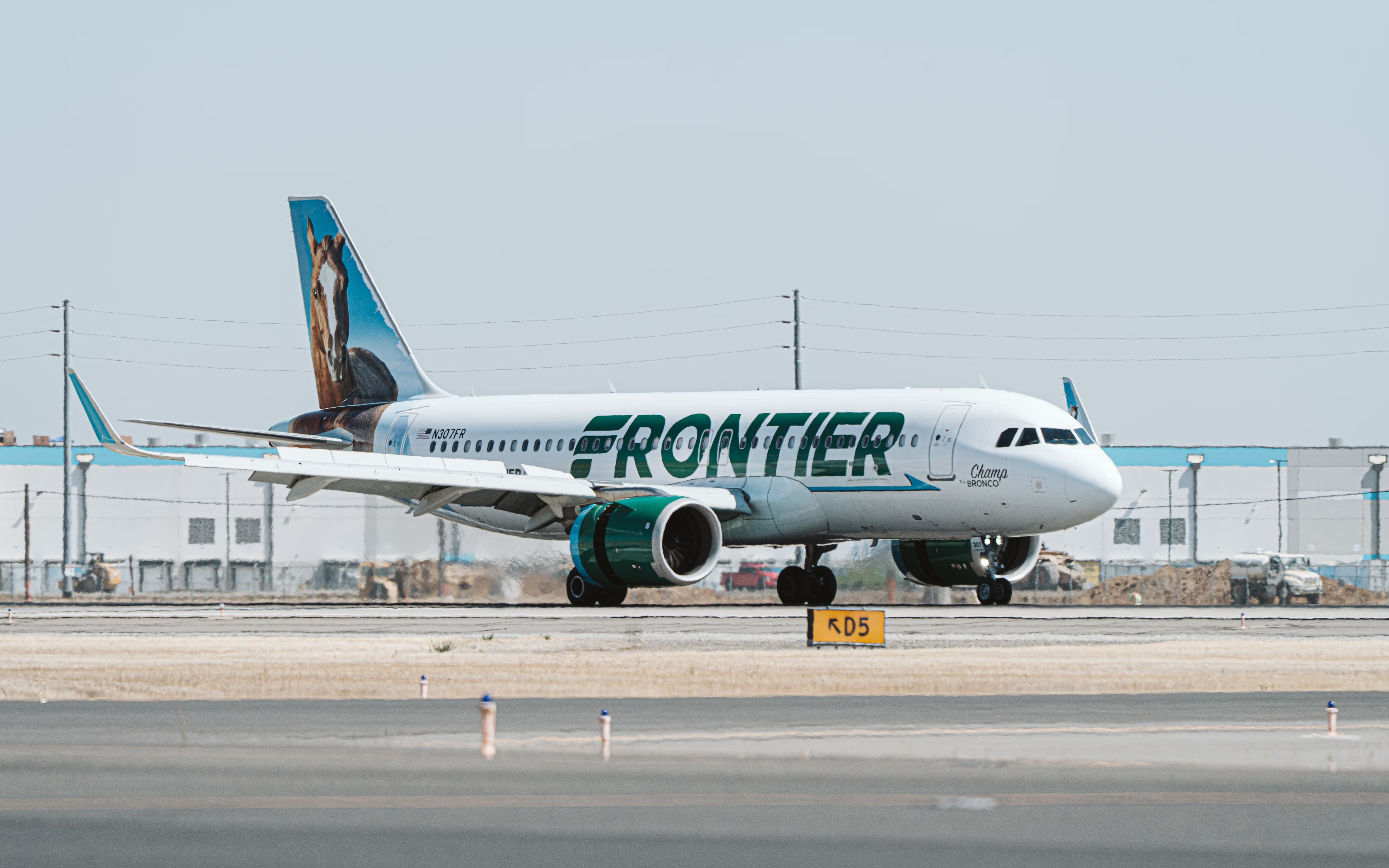 Frontier Airbus A320neo SMF-2