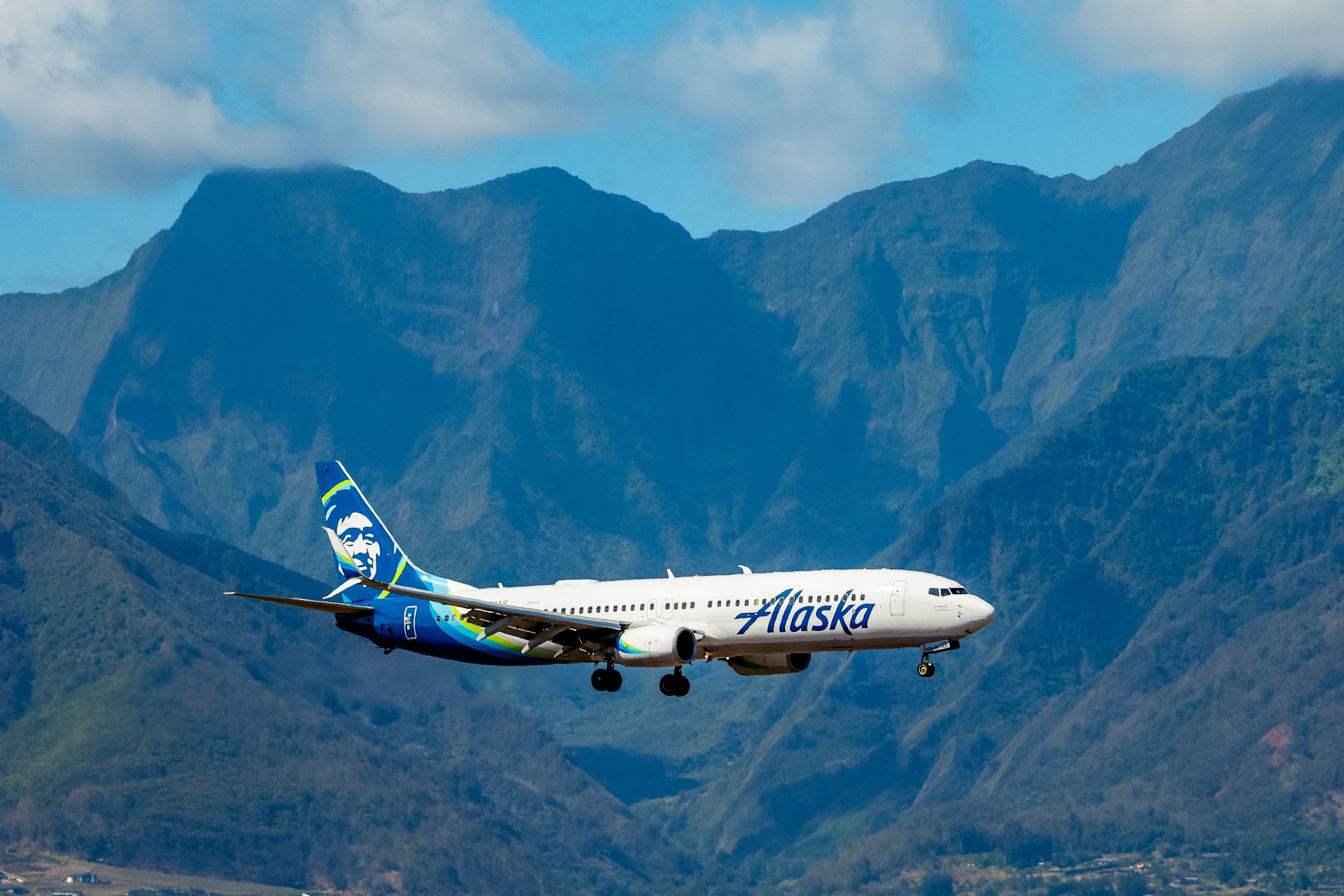 An Alaska Airlines Boeing 737-990ER about to land.