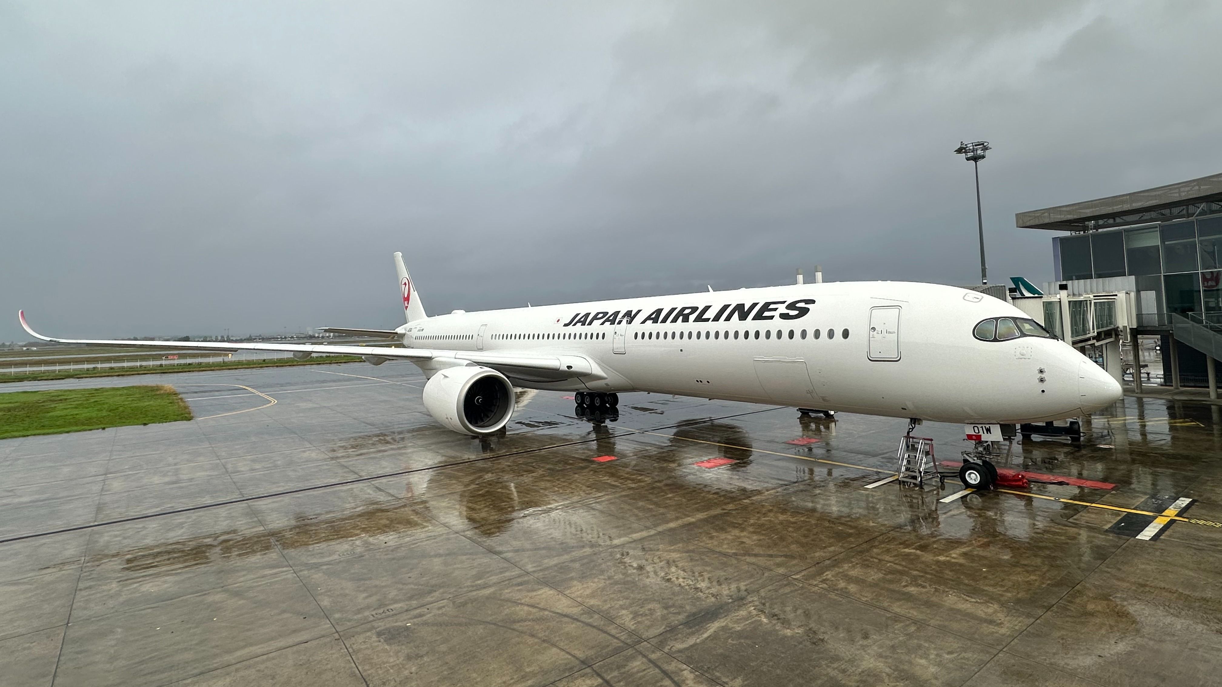 Japan Airlines Has Operated Its 1st Airbus A350 1000 Flight To New