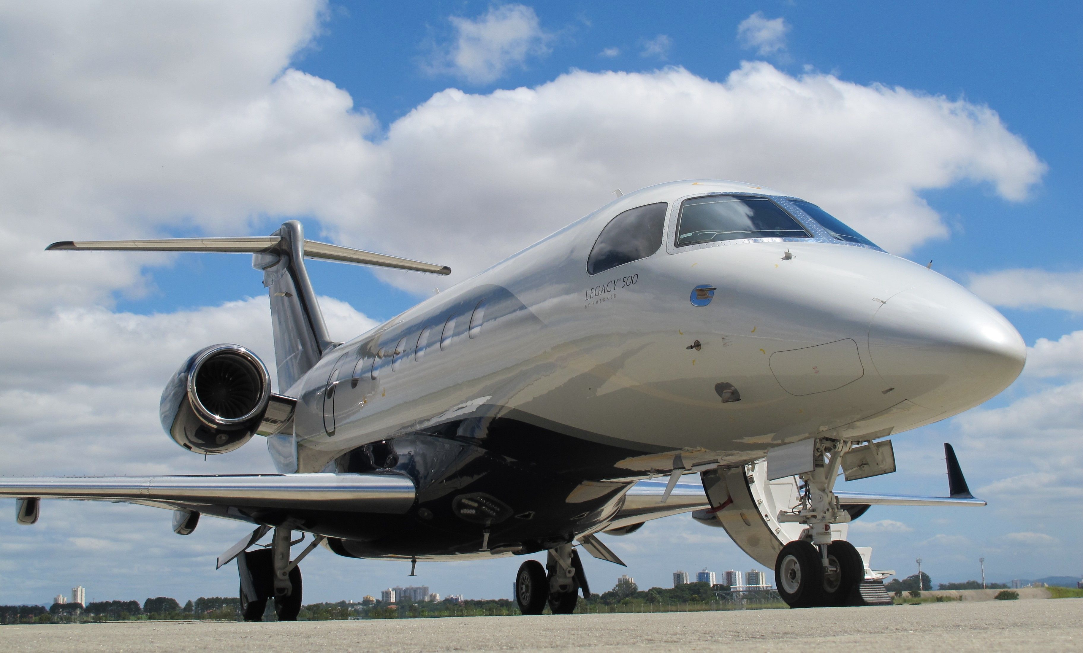 Embraer Legacy 500 jet