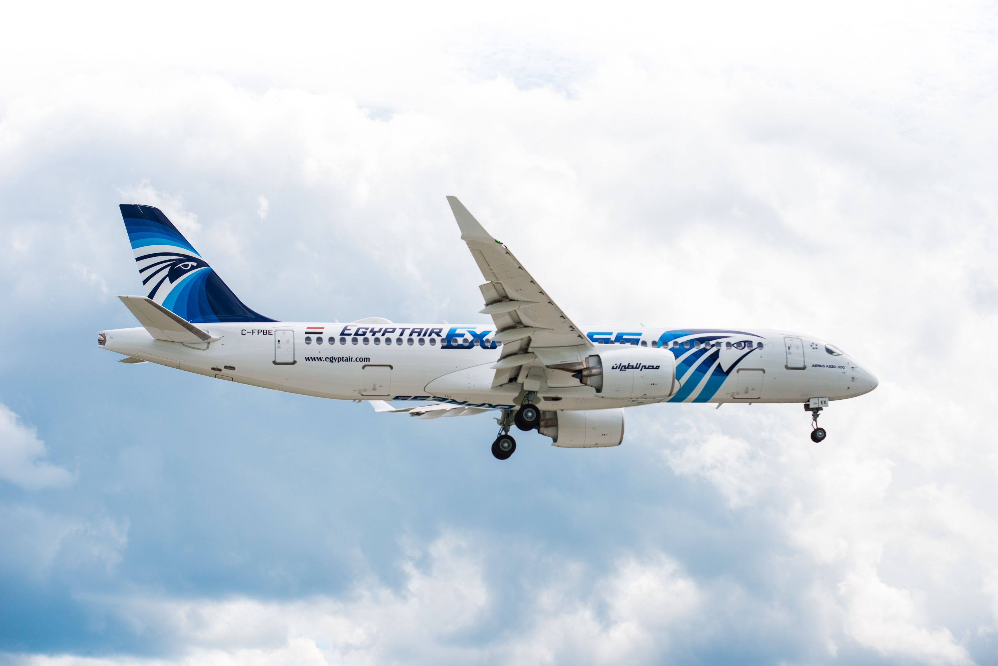 Which Airlines Fly The Airbus A220?