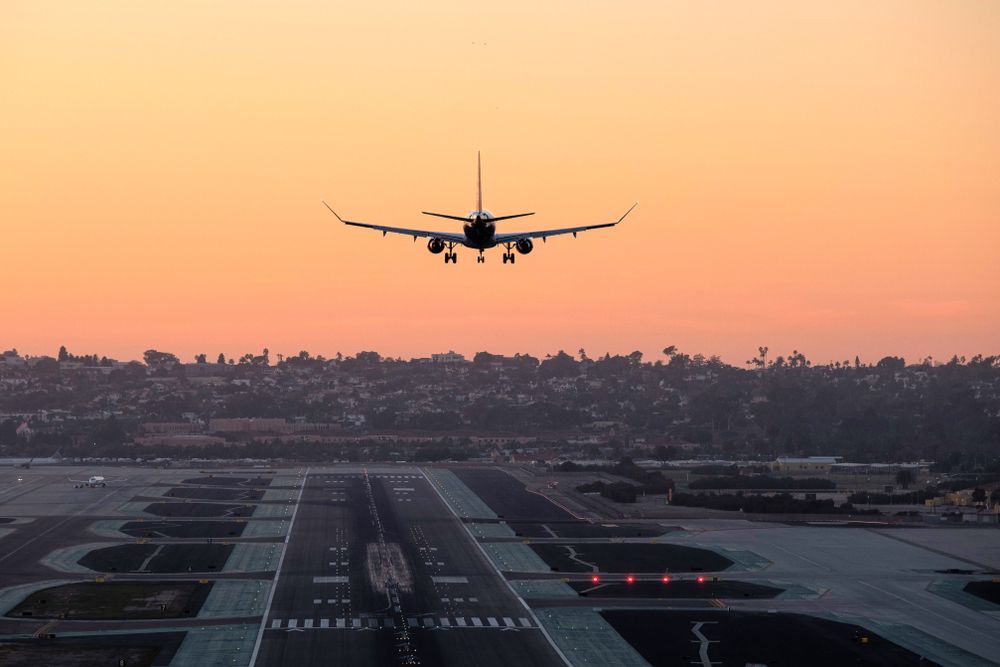 A E175 on short final to San Diego Airport