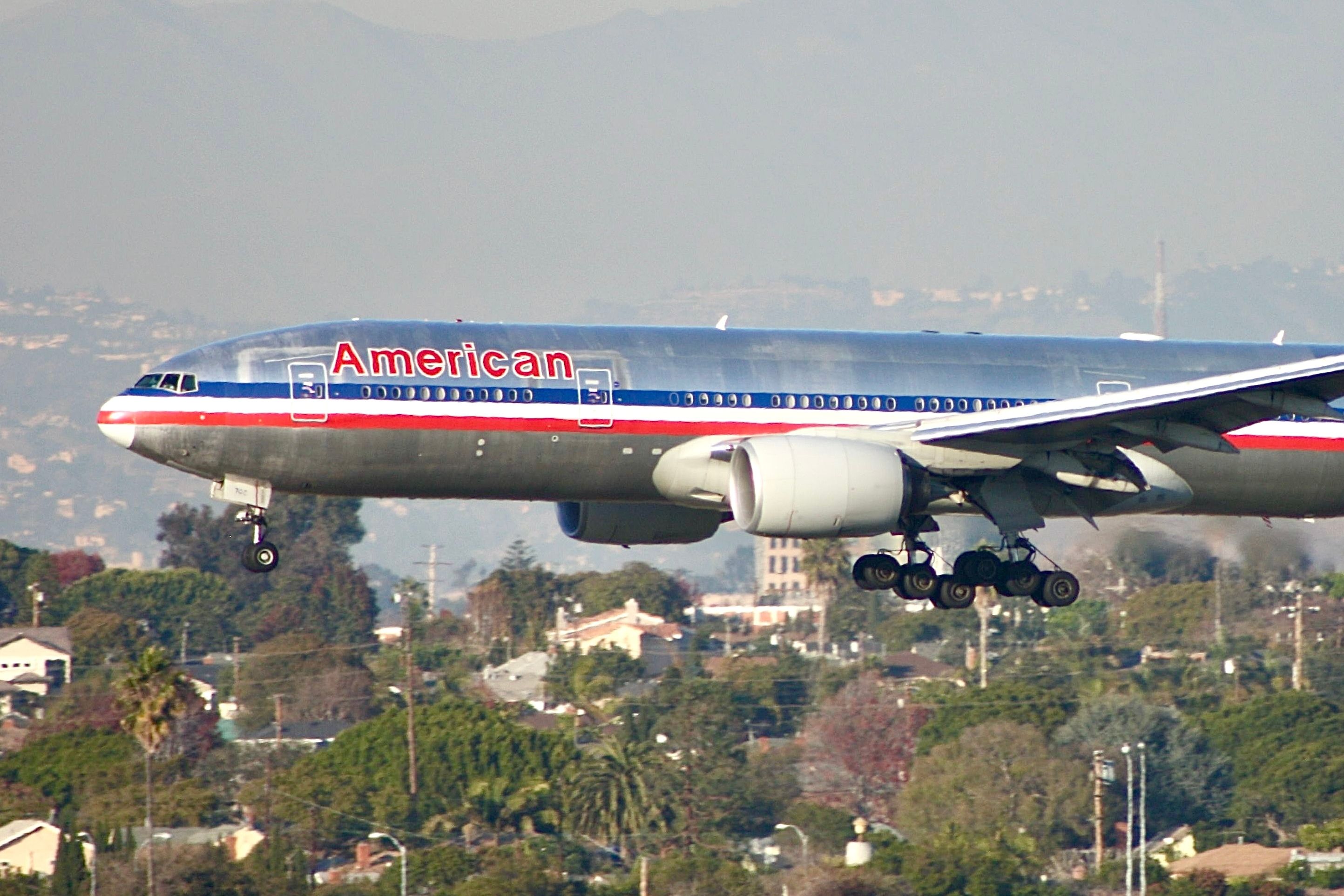 American Airlines Boeing 777-200ER in former livery