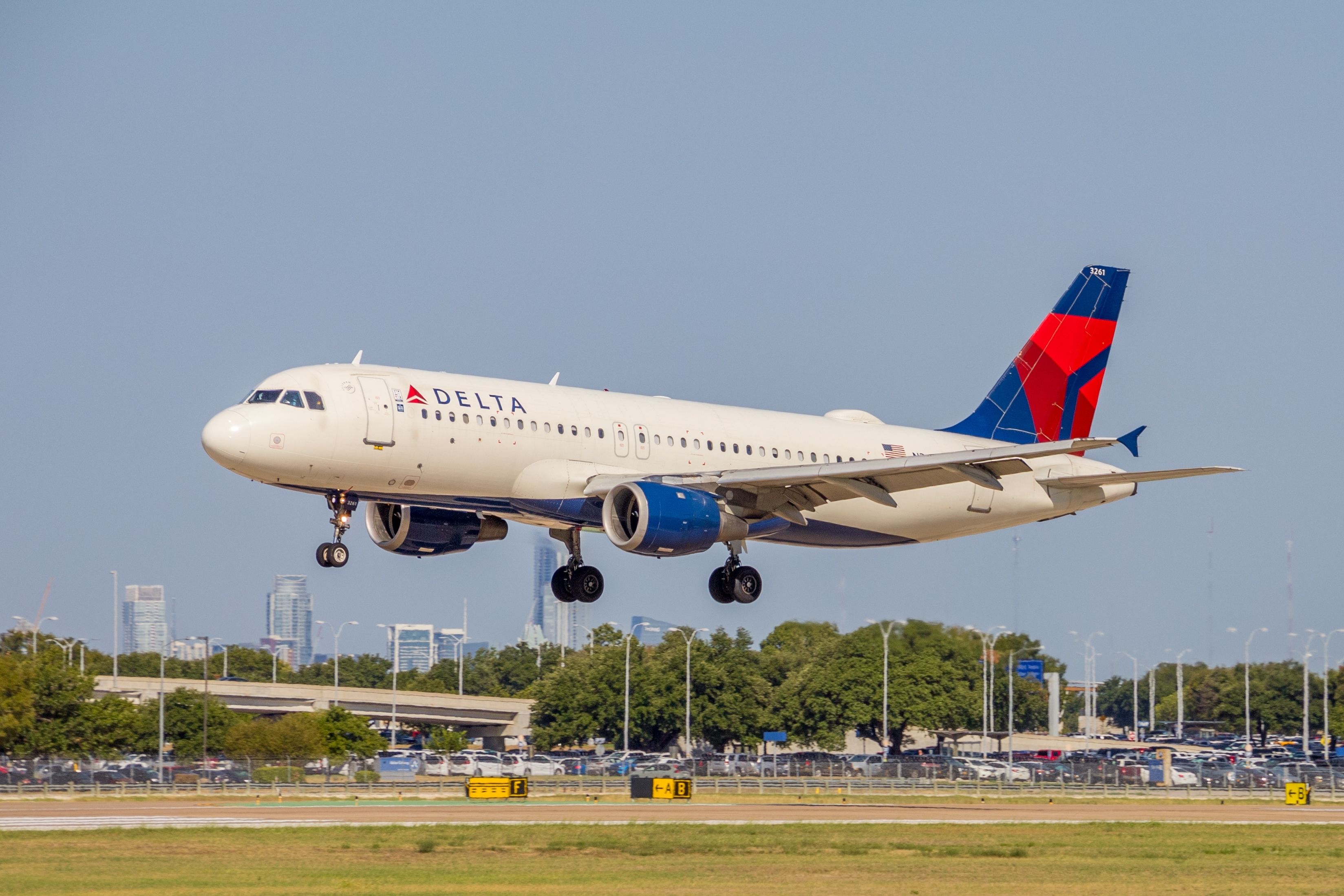 Delta Air Lines Airbus A320 Landing In Austin
