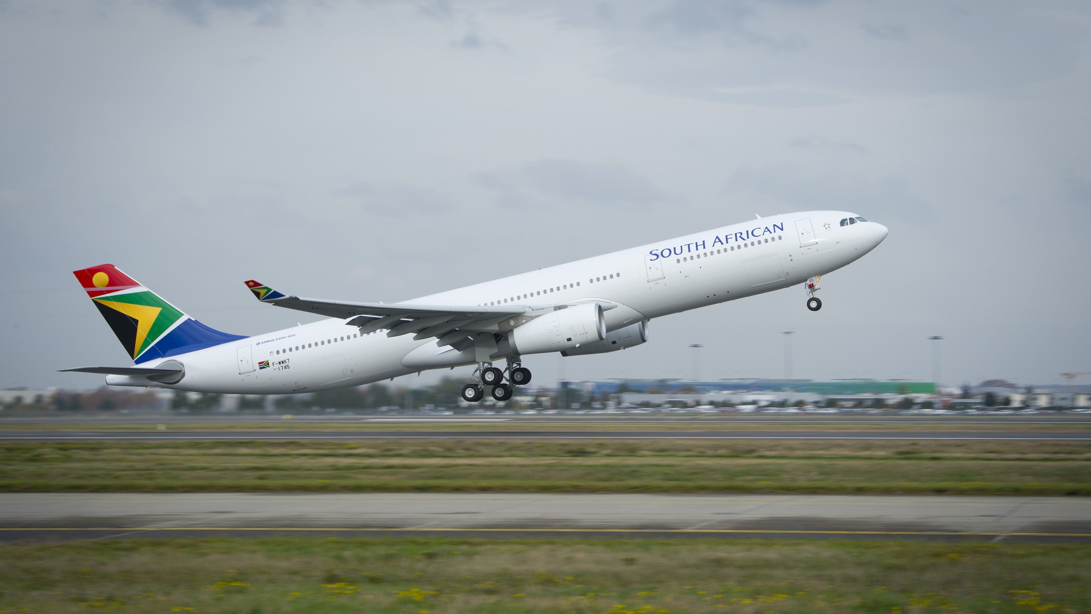 What Can We Expect From African Aviation In 2024   South African Airways Airbus A330 Taking Off 