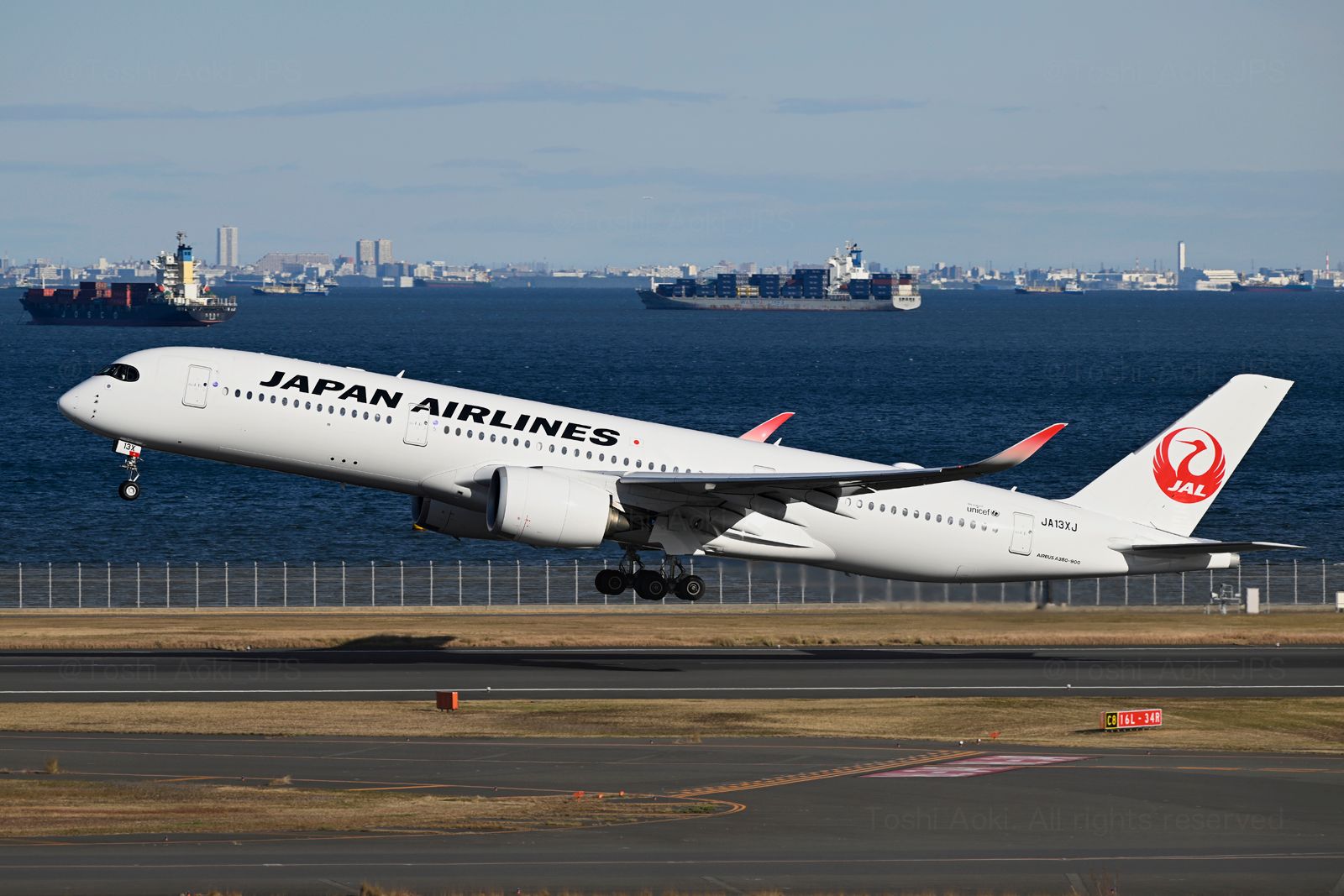 Japan Airlines / Airbus A350-941 / JA13XJ (S/N 538) / JAL517 / Tokyo Int'l - Haneda (RJTT/HND) / 17.Dec.2023 - 4x6