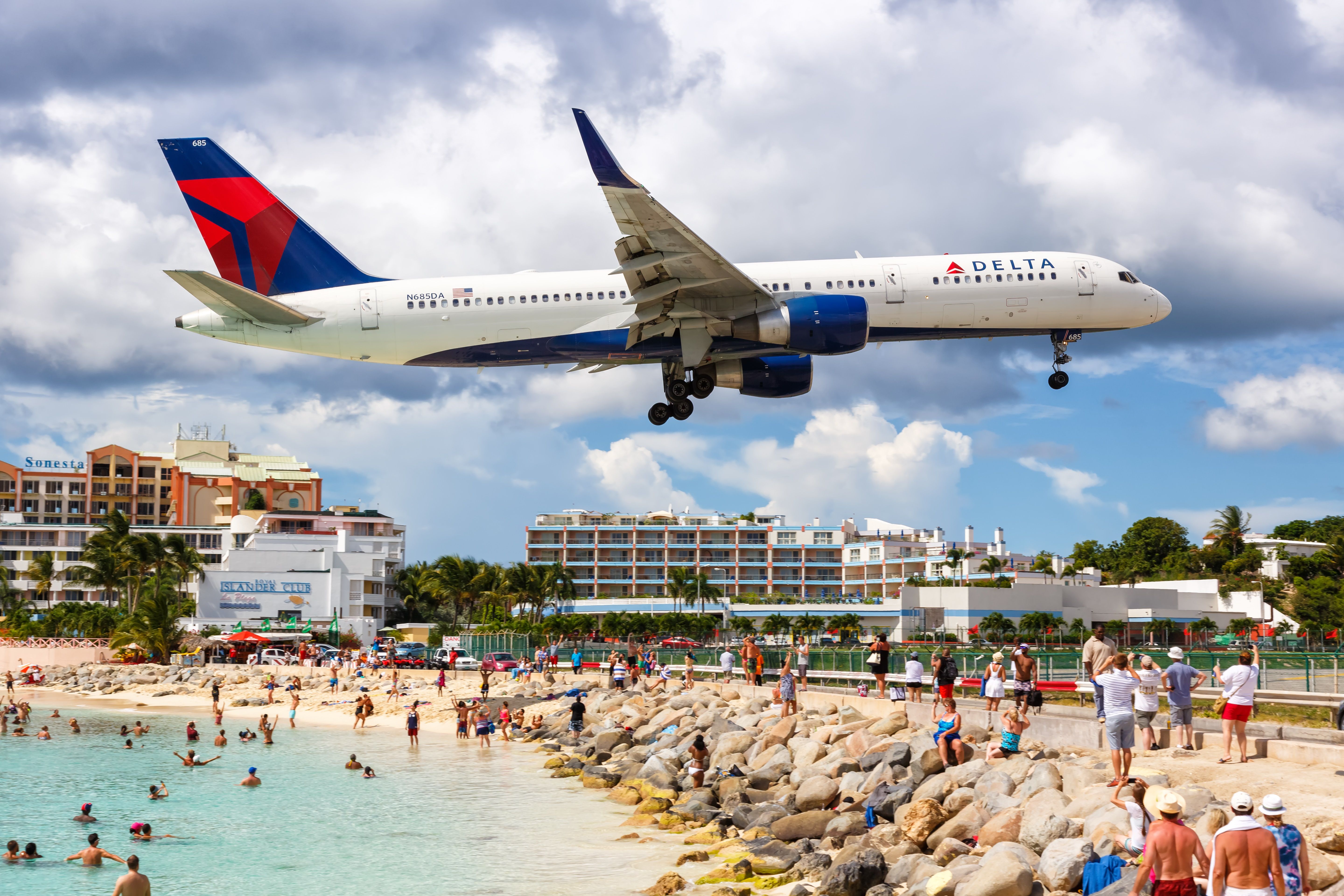 Delta 757 landing St Maarten