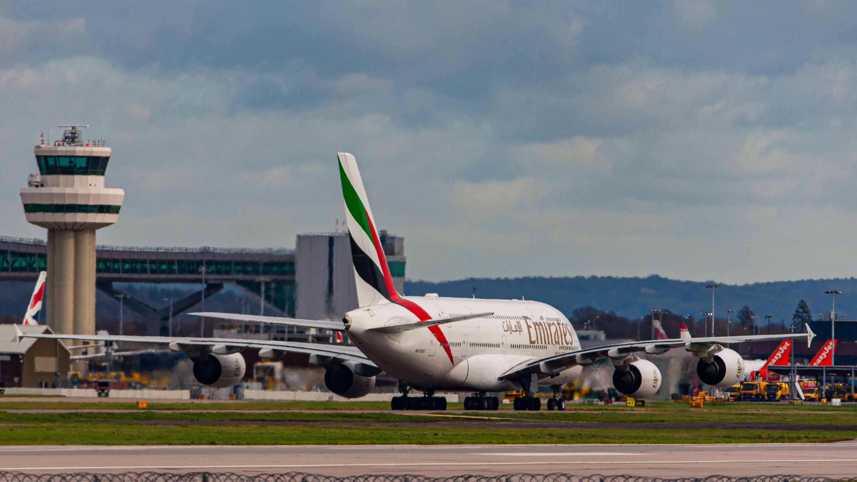 Find The Exact Time At London Gatwick Airport Instantly - tqv738v