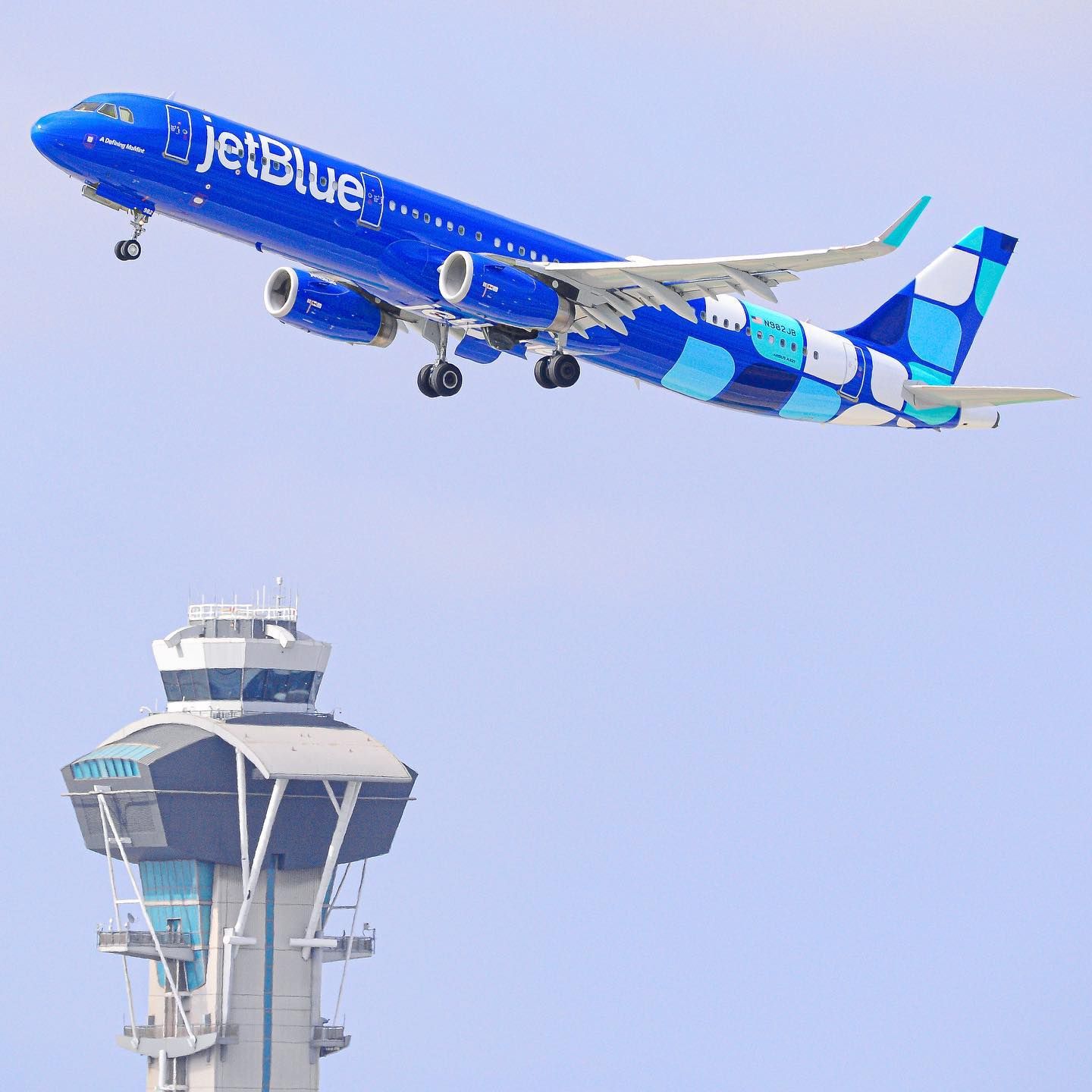 JetBlue Airways Airbus A321 taking off from Los Angeles International Airport.