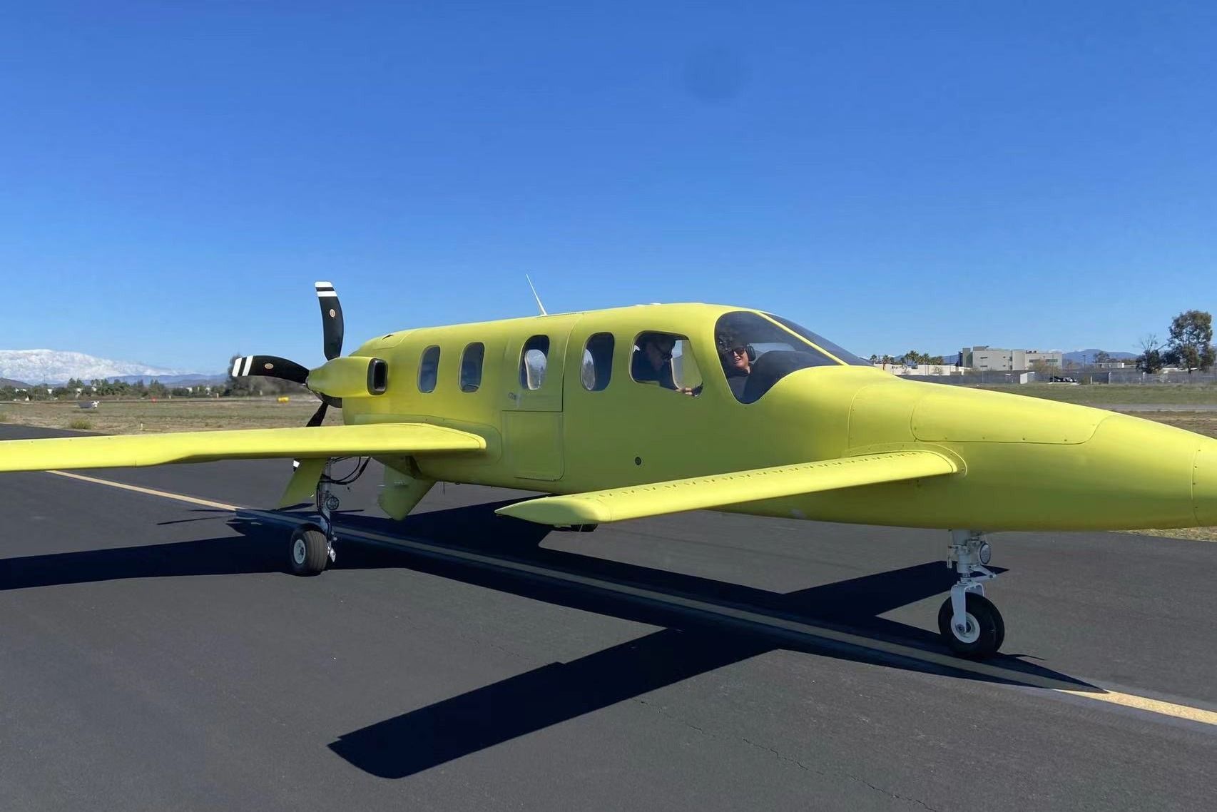 A Jetcruzer 500E on the apron at Ontario Airport in California.