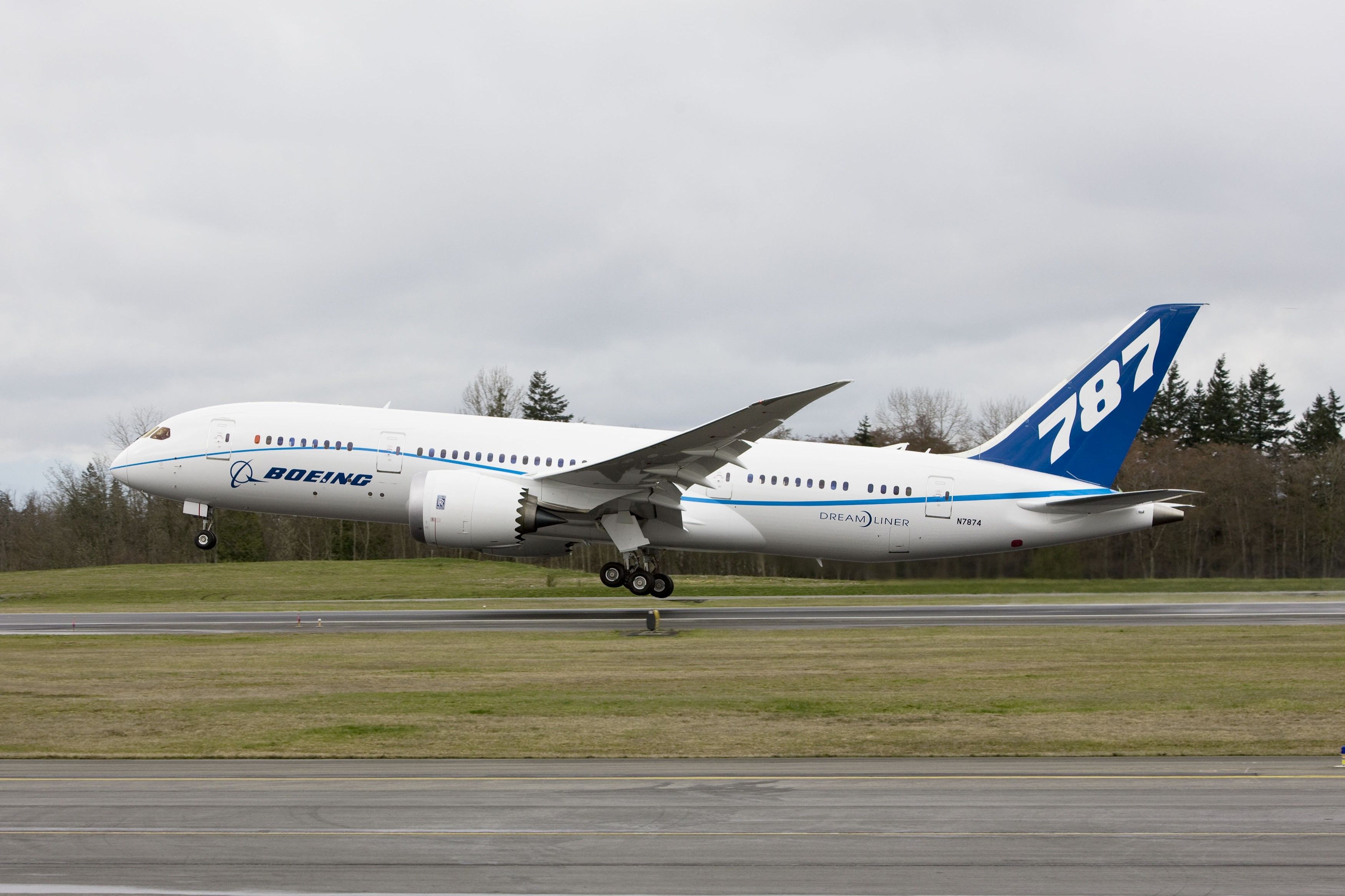 A Boeing 787 Prototype About To Land.
