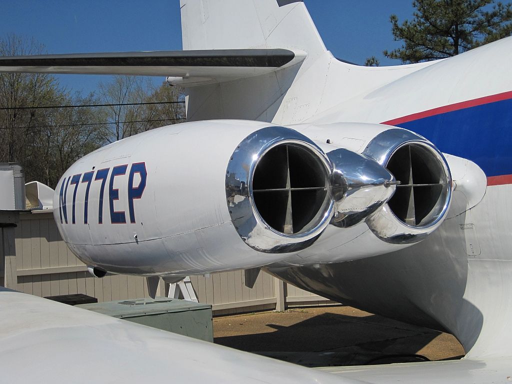 Lockheed JetStar engines